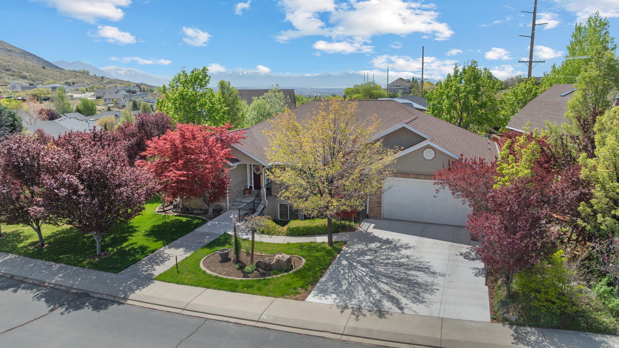 RED OAKS - Residential