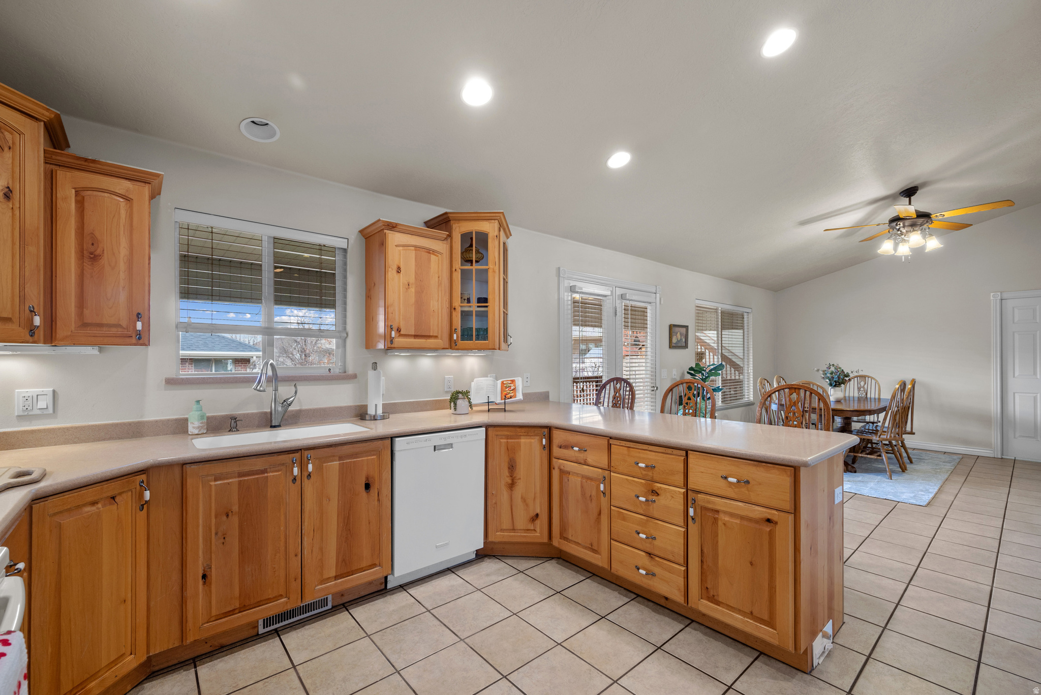 RED OAKS - Residential