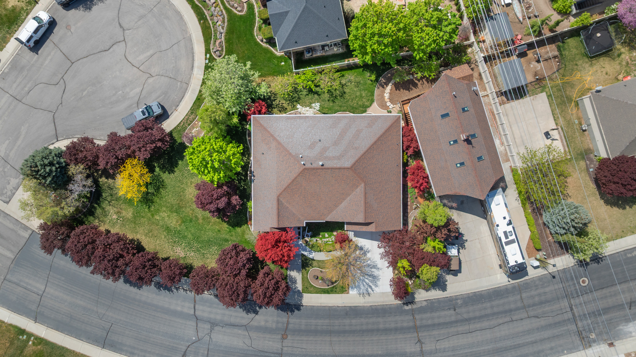 RED OAKS - Residential