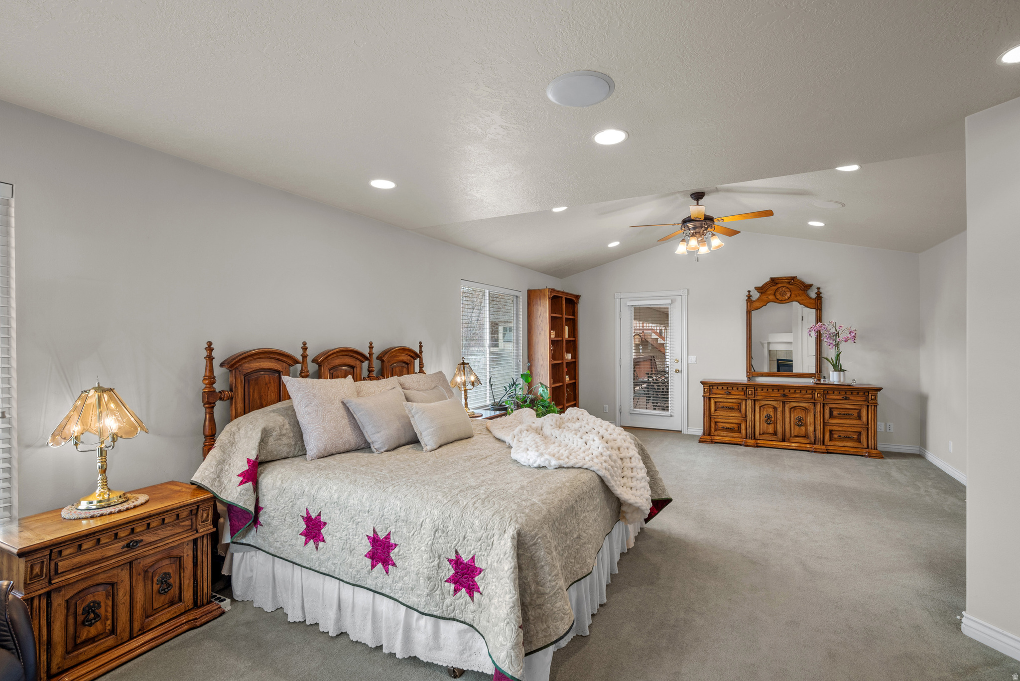 RED OAKS - Residential