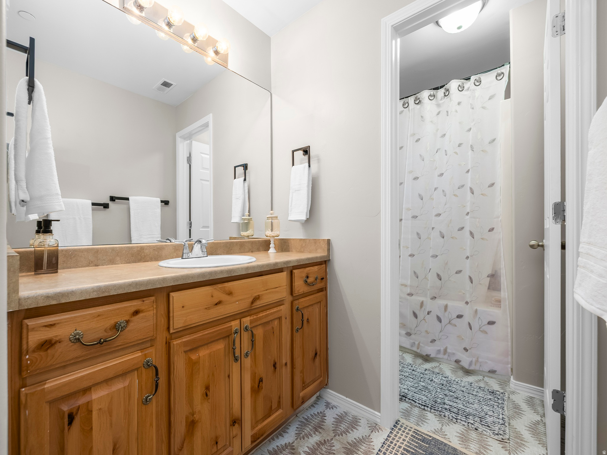 IVY SPRINGS CONDOMINIUM PHASE 6 - Residential