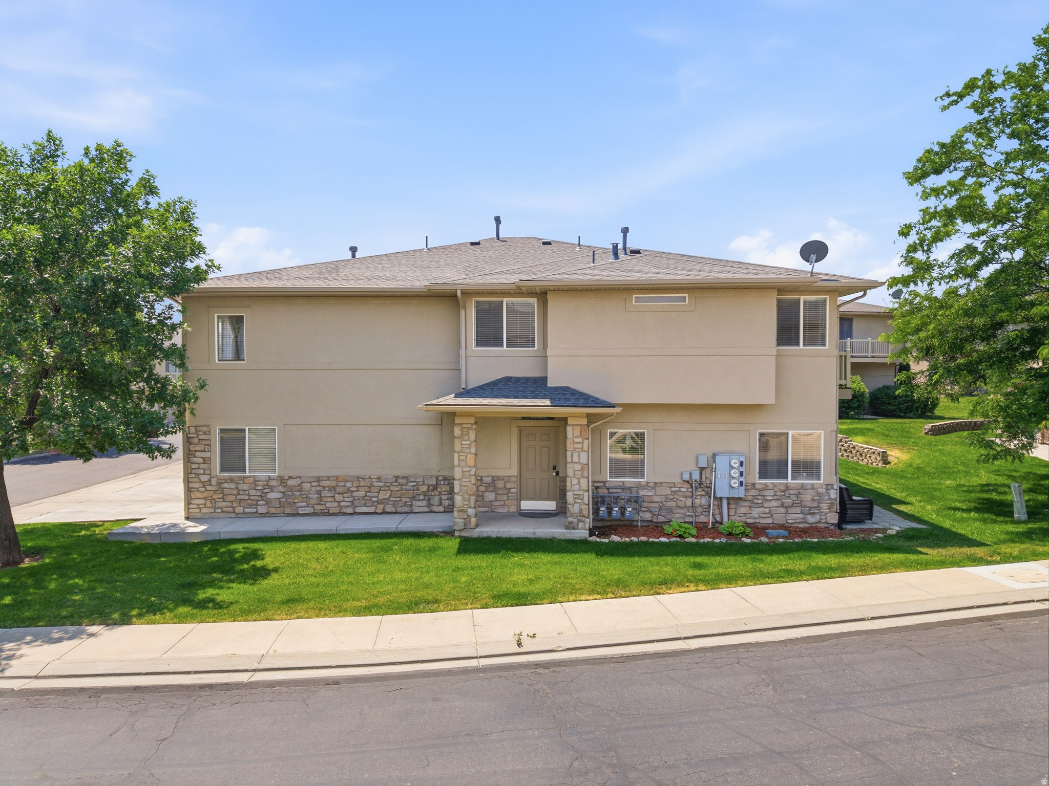 IVY SPRINGS CONDOMINIUM PHASE 6 - Residential