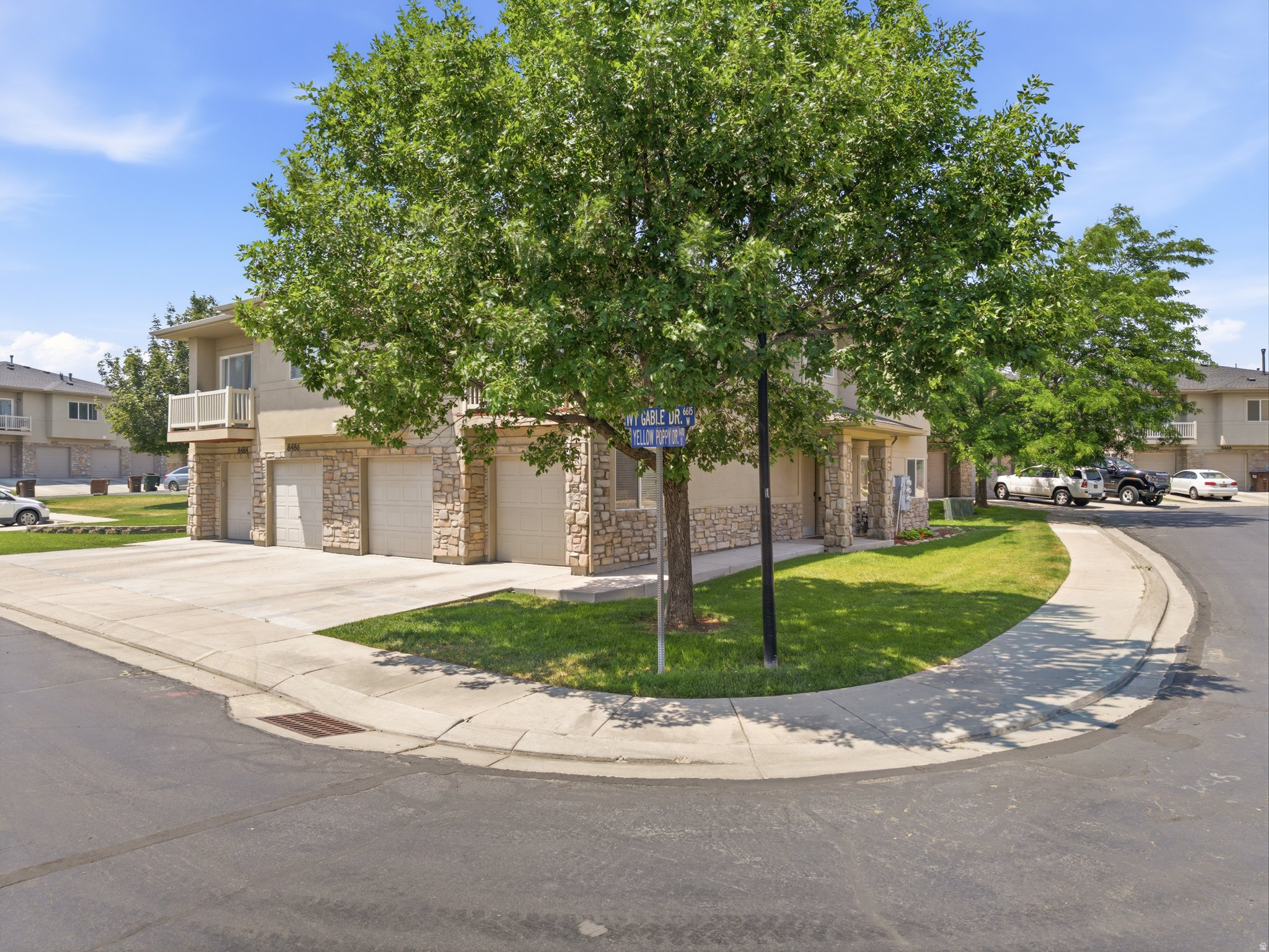 IVY SPRINGS CONDOMINIUM PHASE 6 - Residential