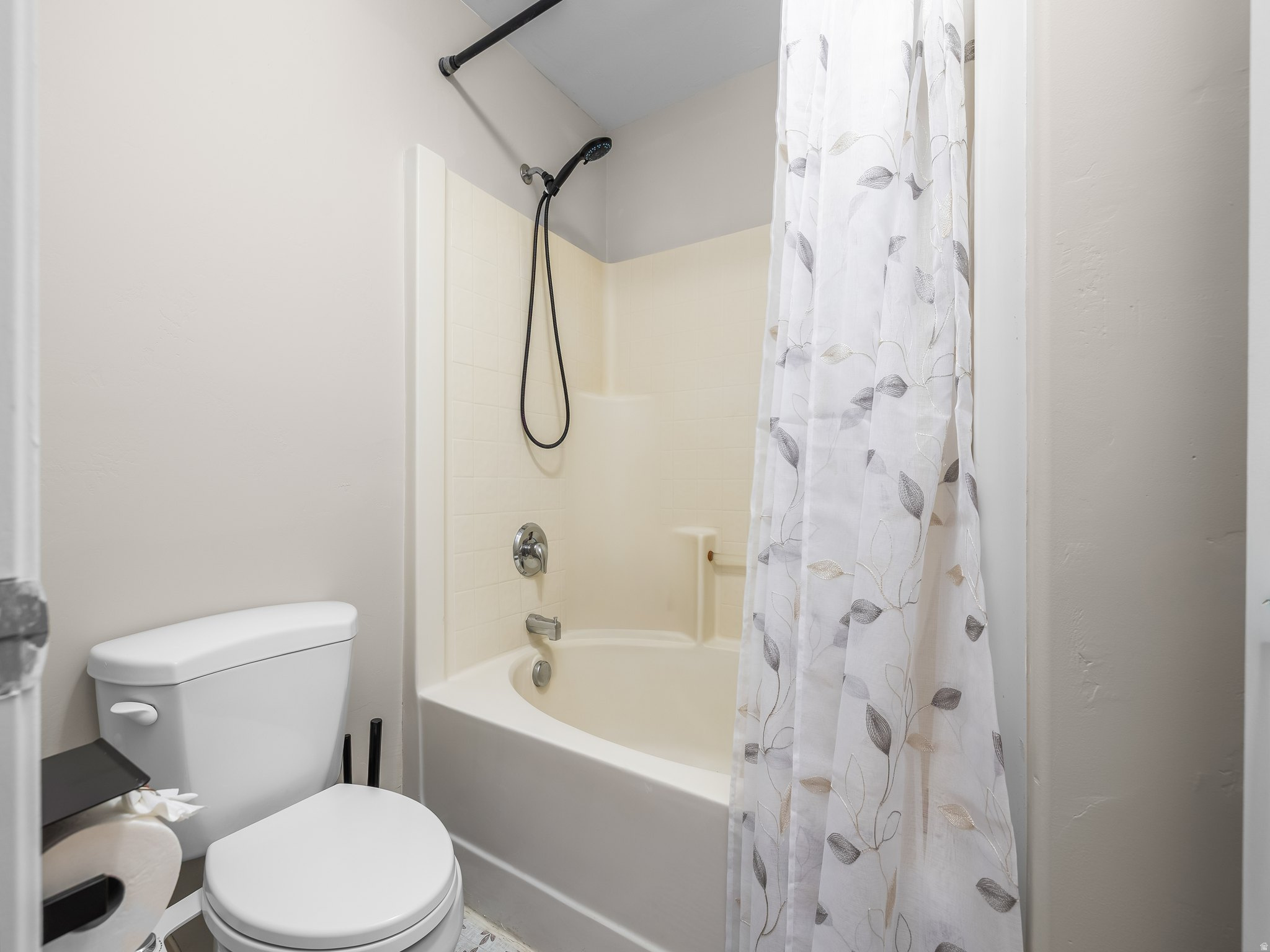IVY SPRINGS CONDOMINIUM PHASE 6 - Residential