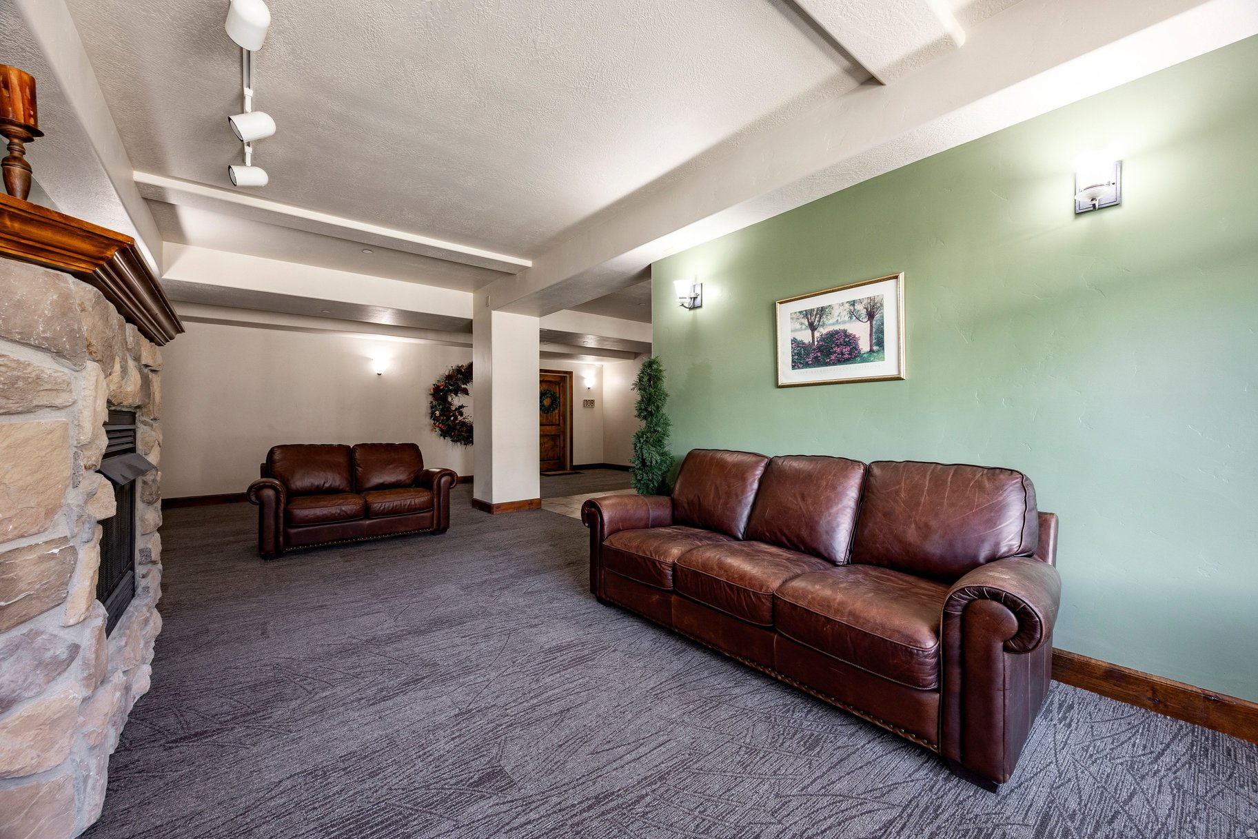 EAST POINT LANE - Residential
