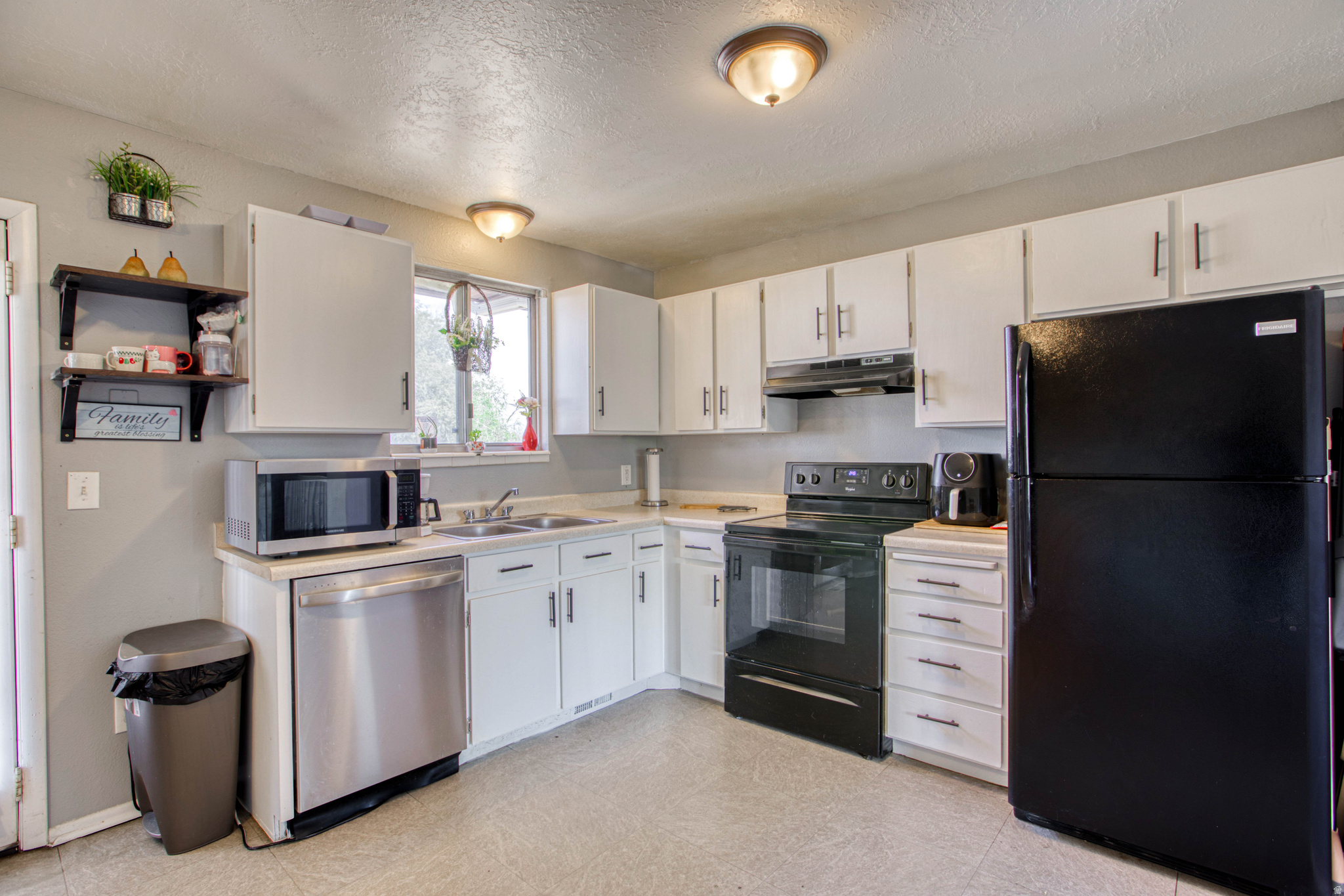 VALLEY VIEW PARK - Residential