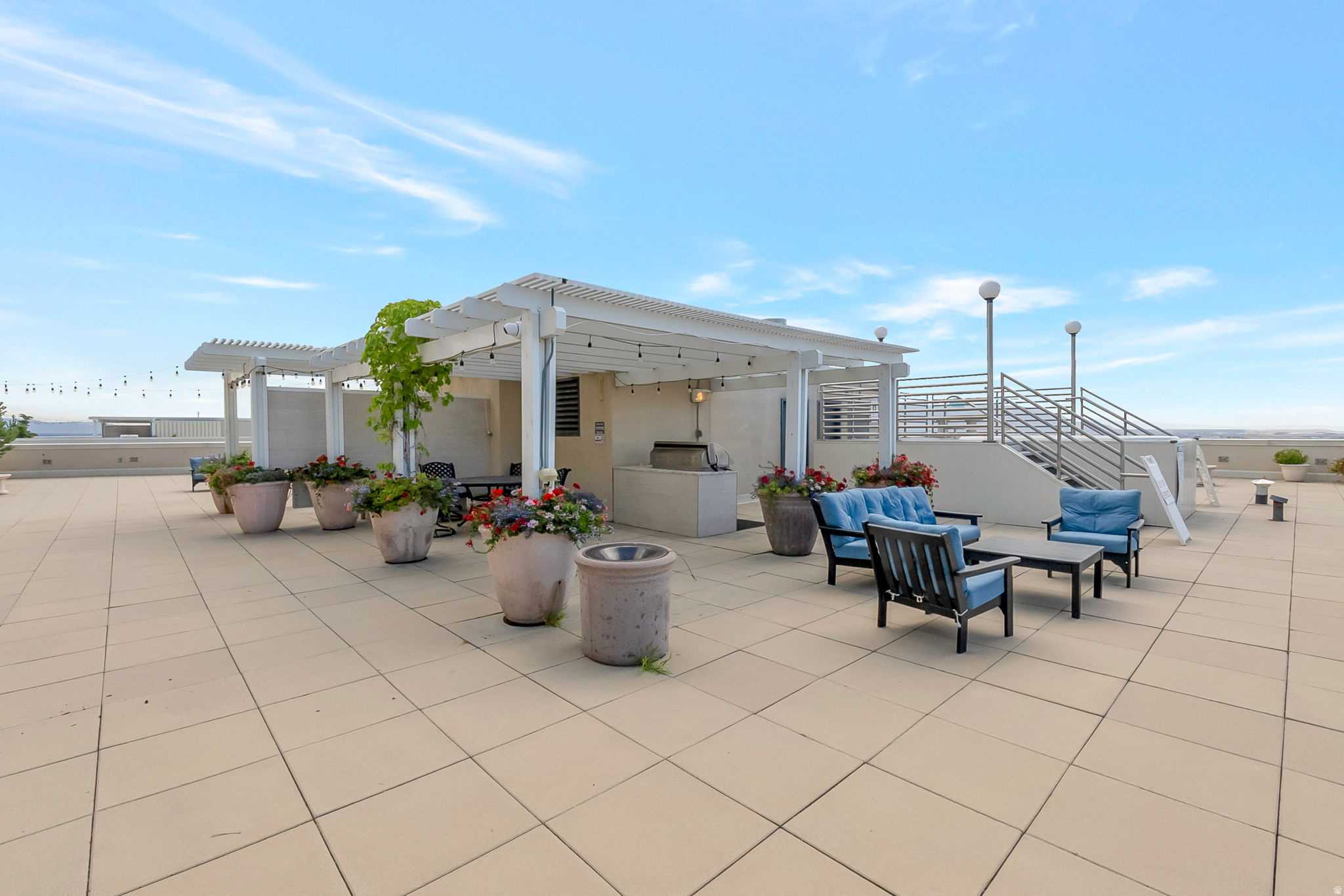 AMERICAN TOWERS - Residential