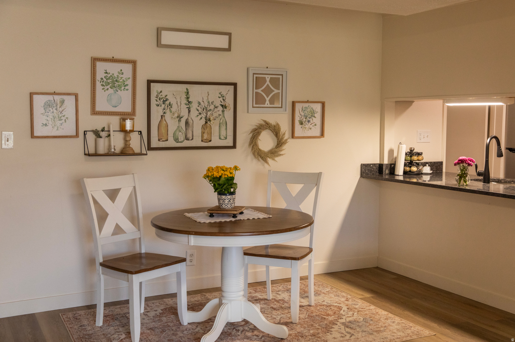 COUNTRY HILLS SQ - Residential