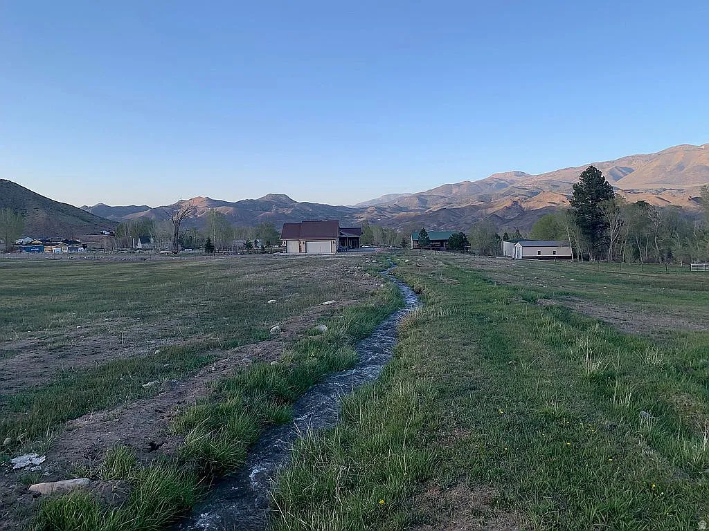 PINE CREEK MEADOWS MINOR SUBDIVISION - Land