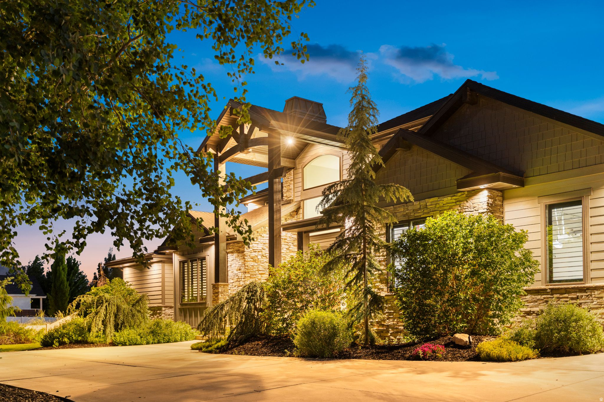 MAPLETON HIGHLANDS - Residential