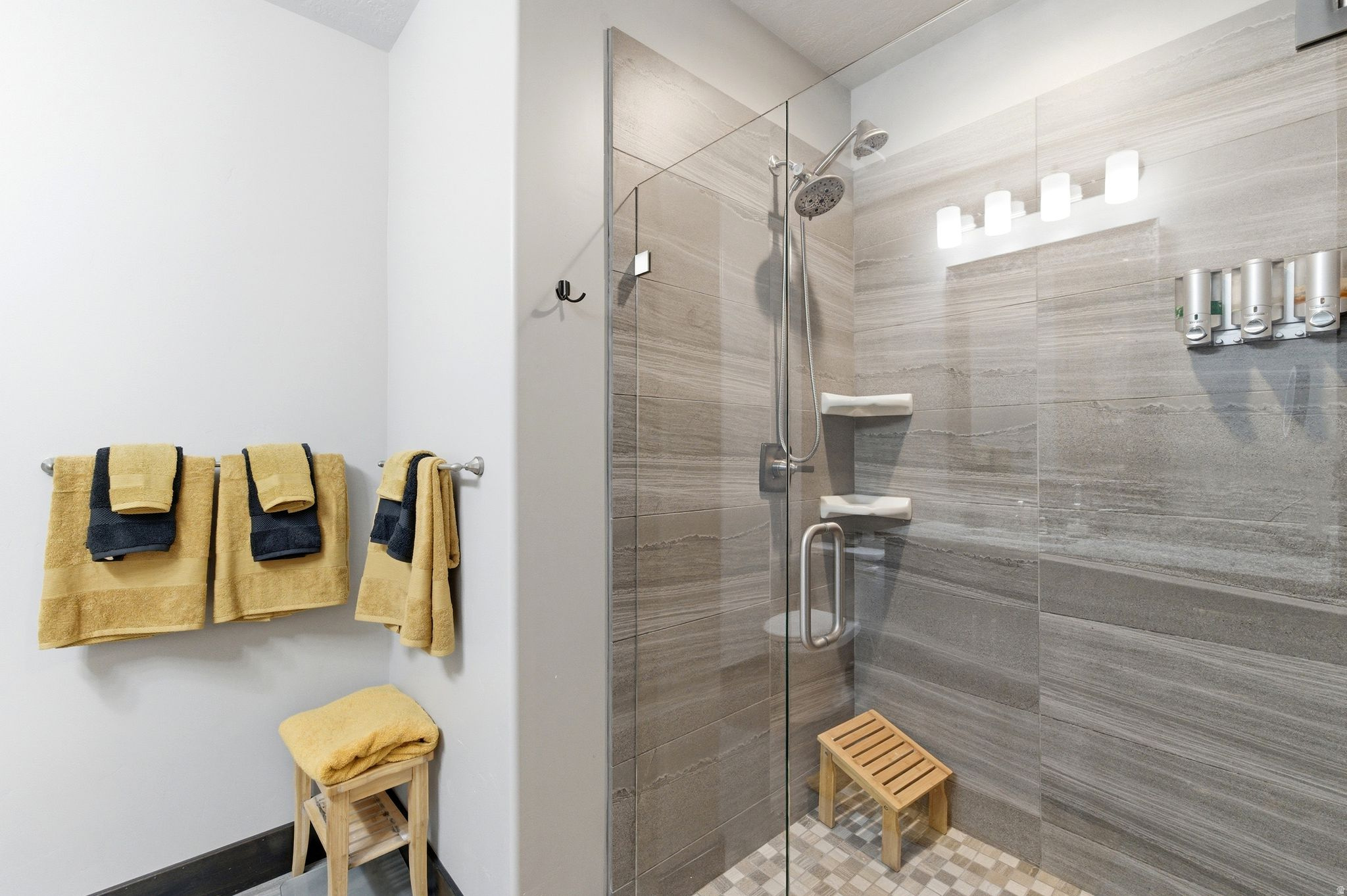 MAPLETON HIGHLANDS - Residential
