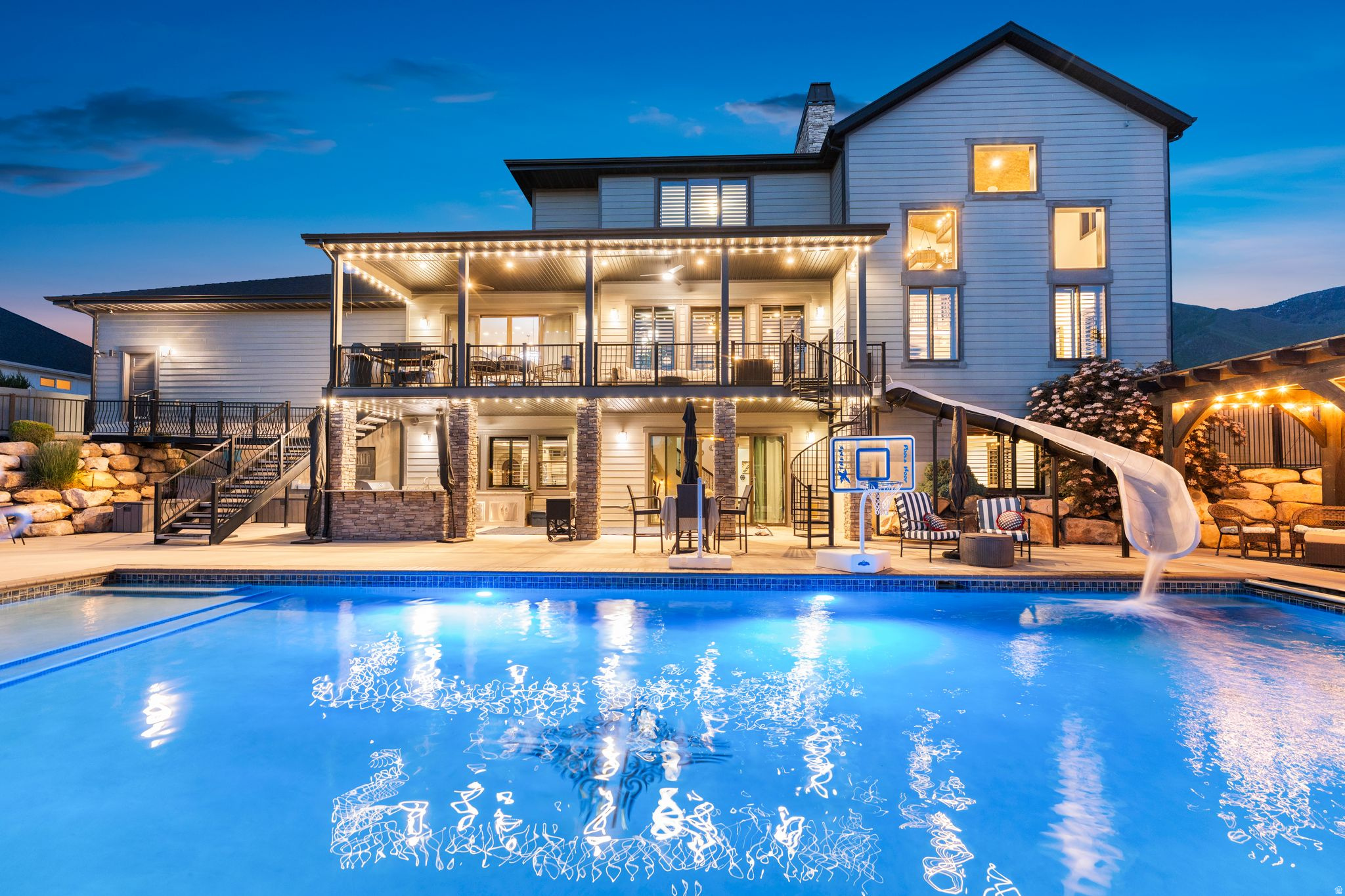 MAPLETON HIGHLANDS - Residential