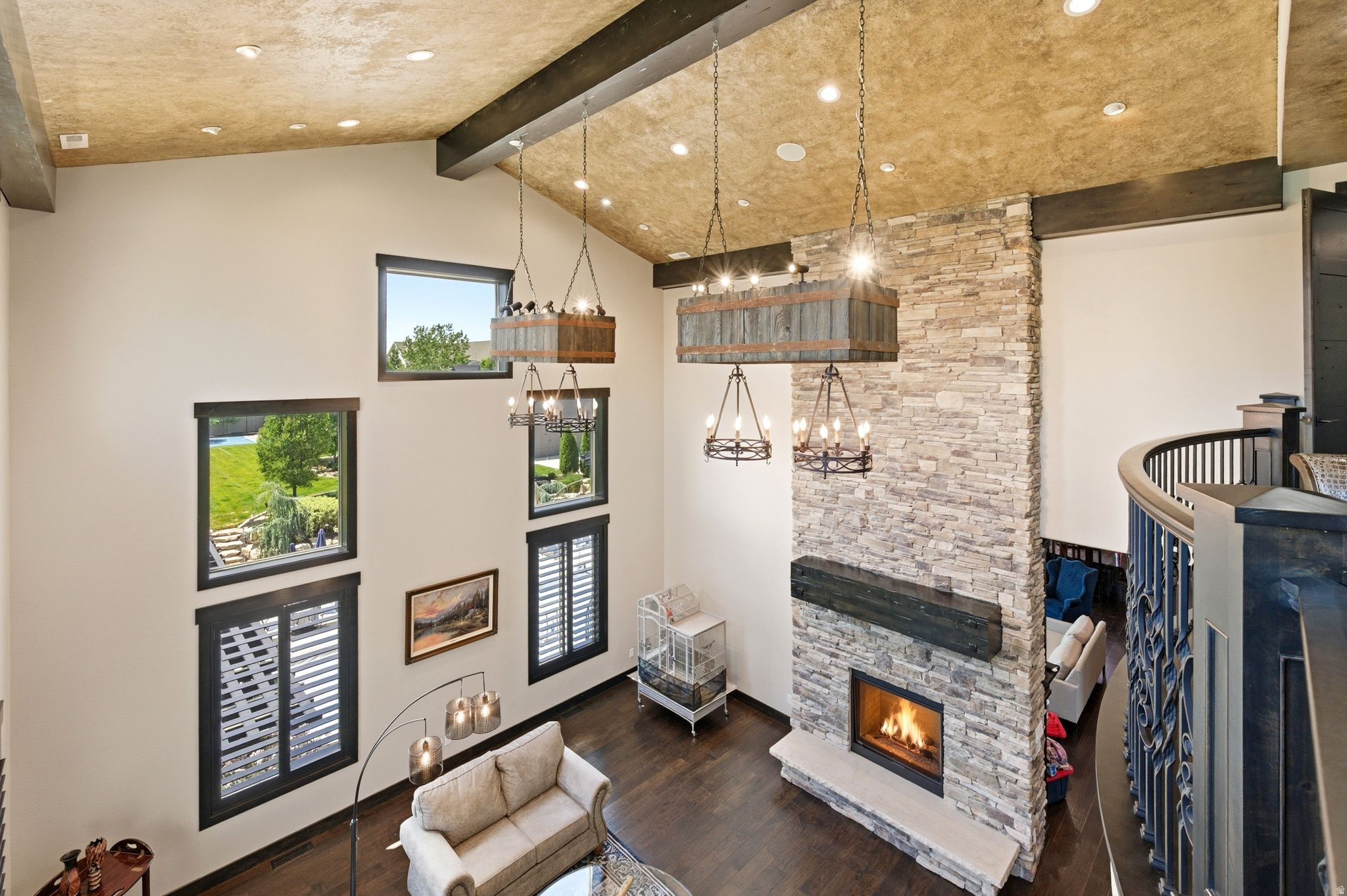 MAPLETON HIGHLANDS - Residential