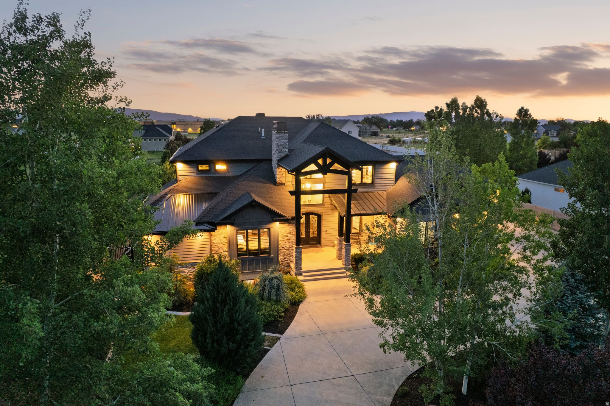 MAPLETON HIGHLANDS - Residential