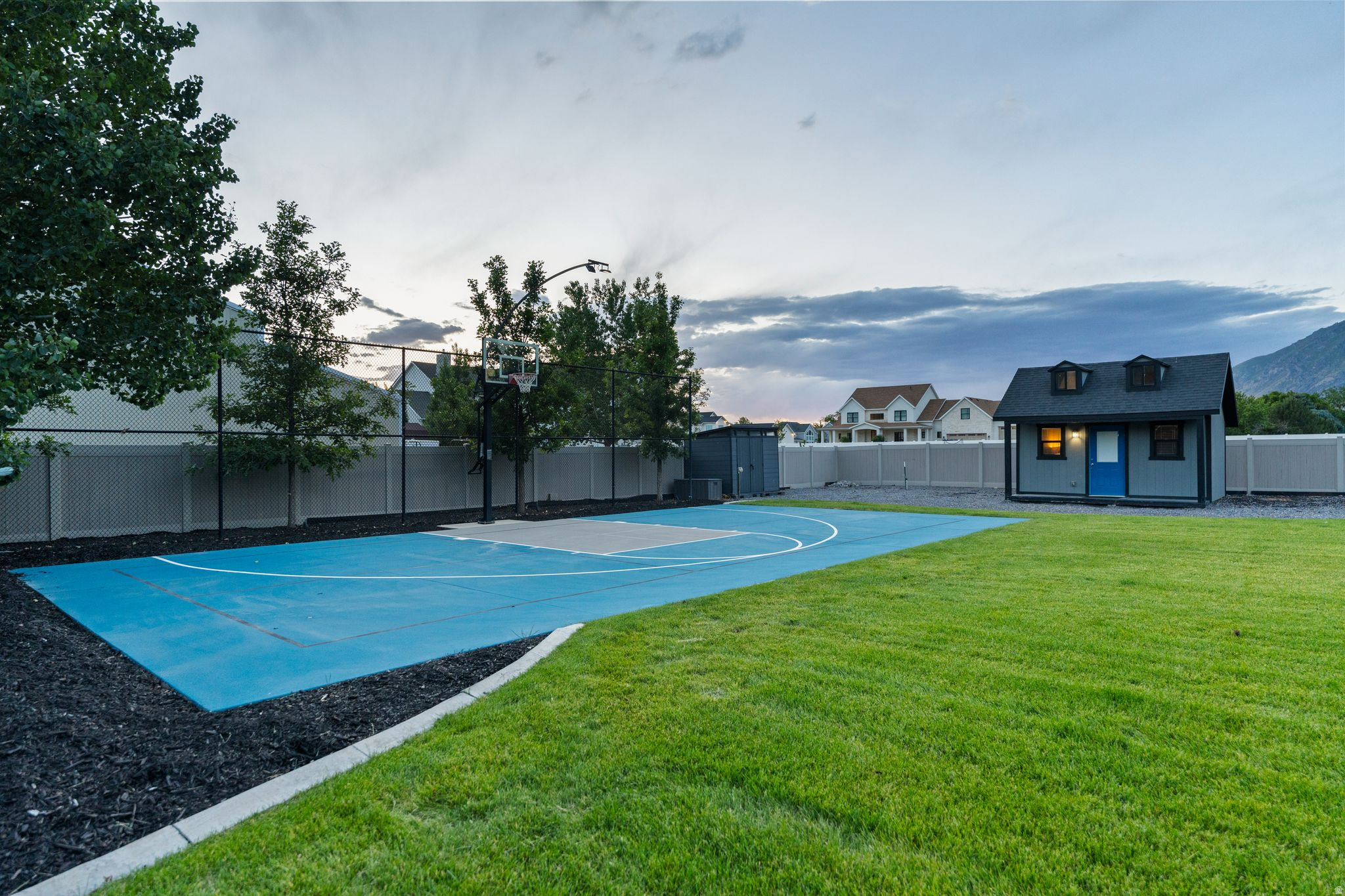 MAPLETON HIGHLANDS - Residential