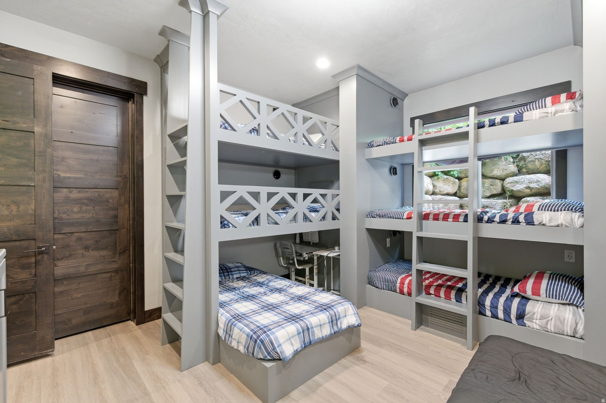 MAPLETON HIGHLANDS - Residential