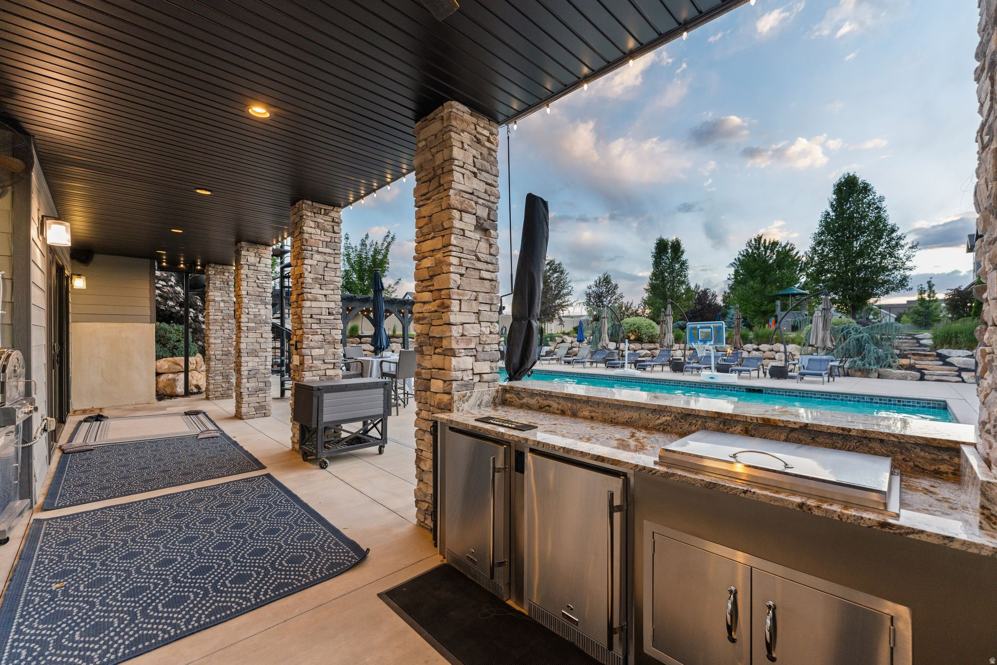 MAPLETON HIGHLANDS - Residential