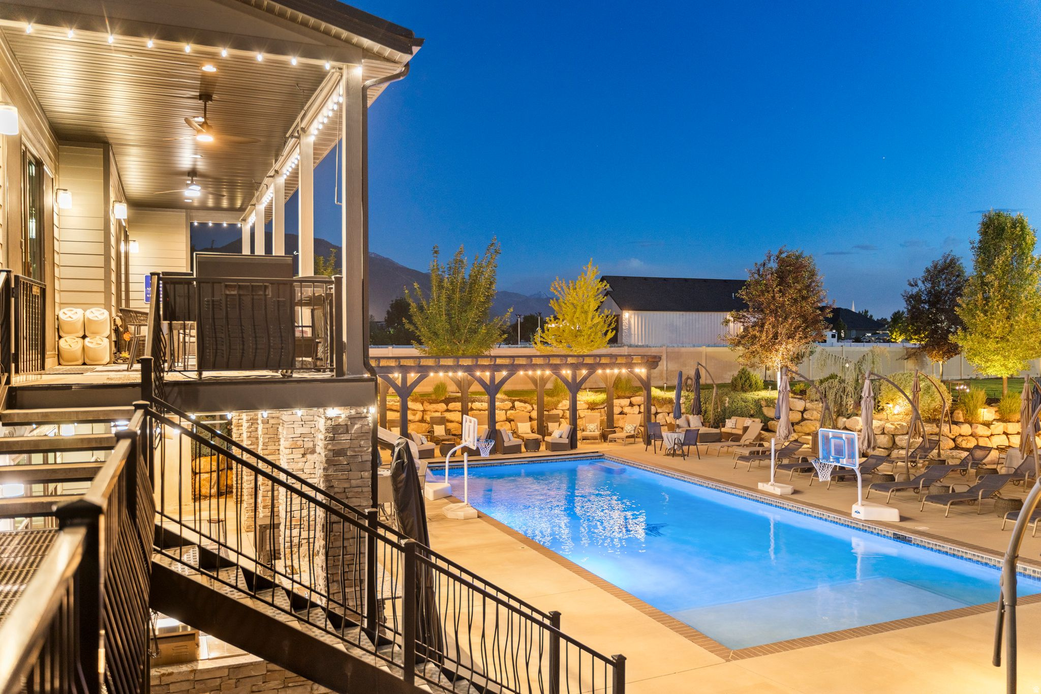 MAPLETON HIGHLANDS - Residential