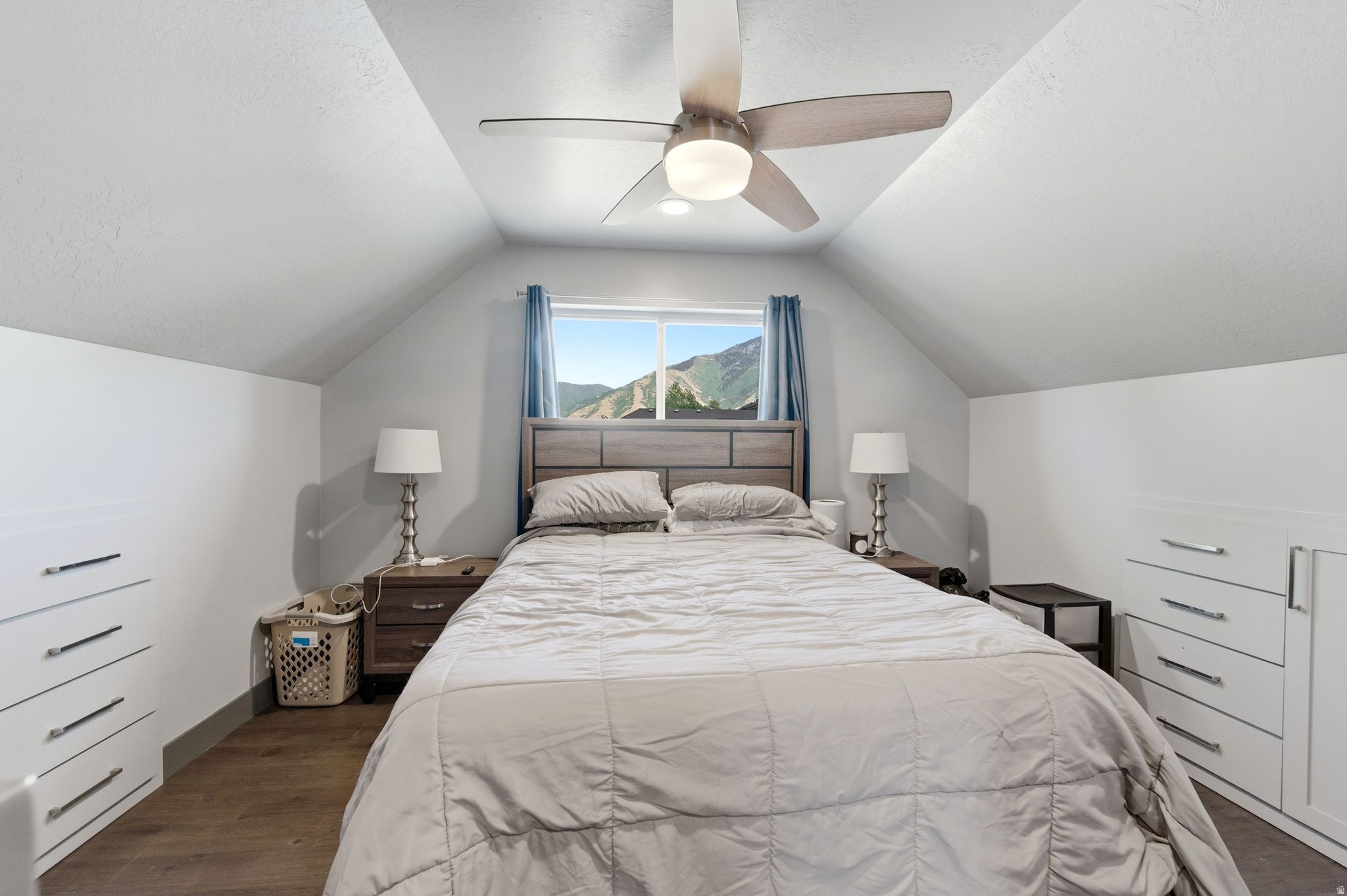 MAPLETON HIGHLANDS - Residential