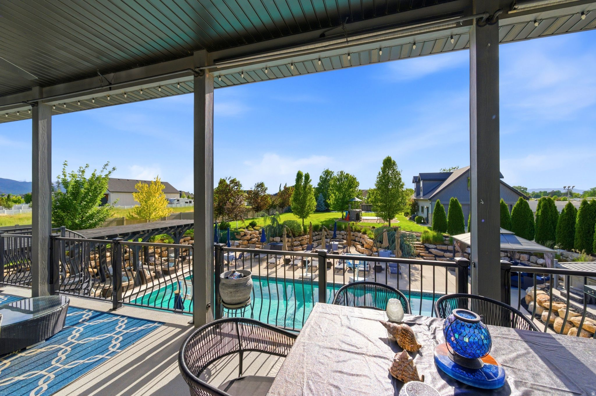 MAPLETON HIGHLANDS - Residential