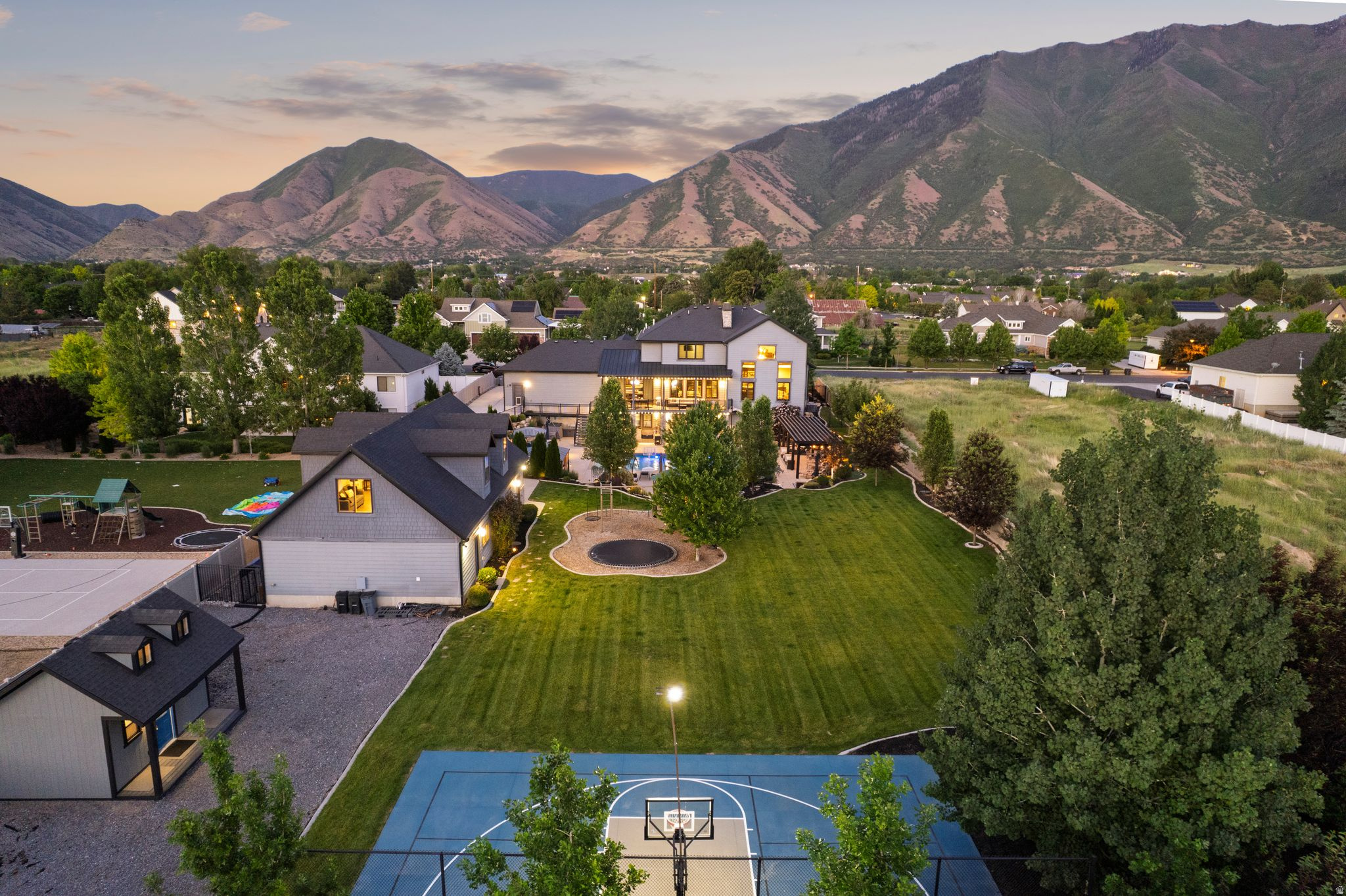 MAPLETON HIGHLANDS - Residential