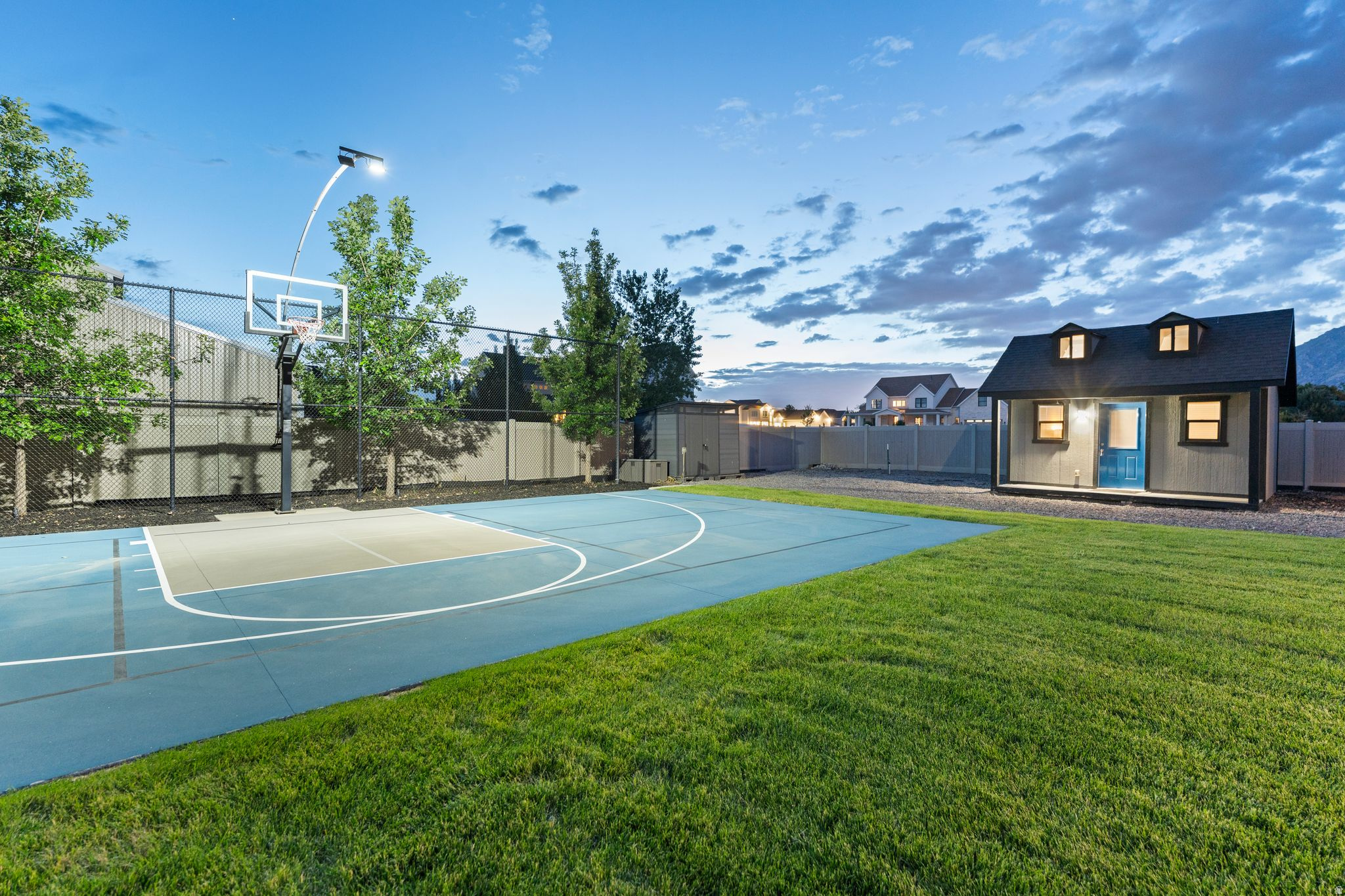 MAPLETON HIGHLANDS - Residential