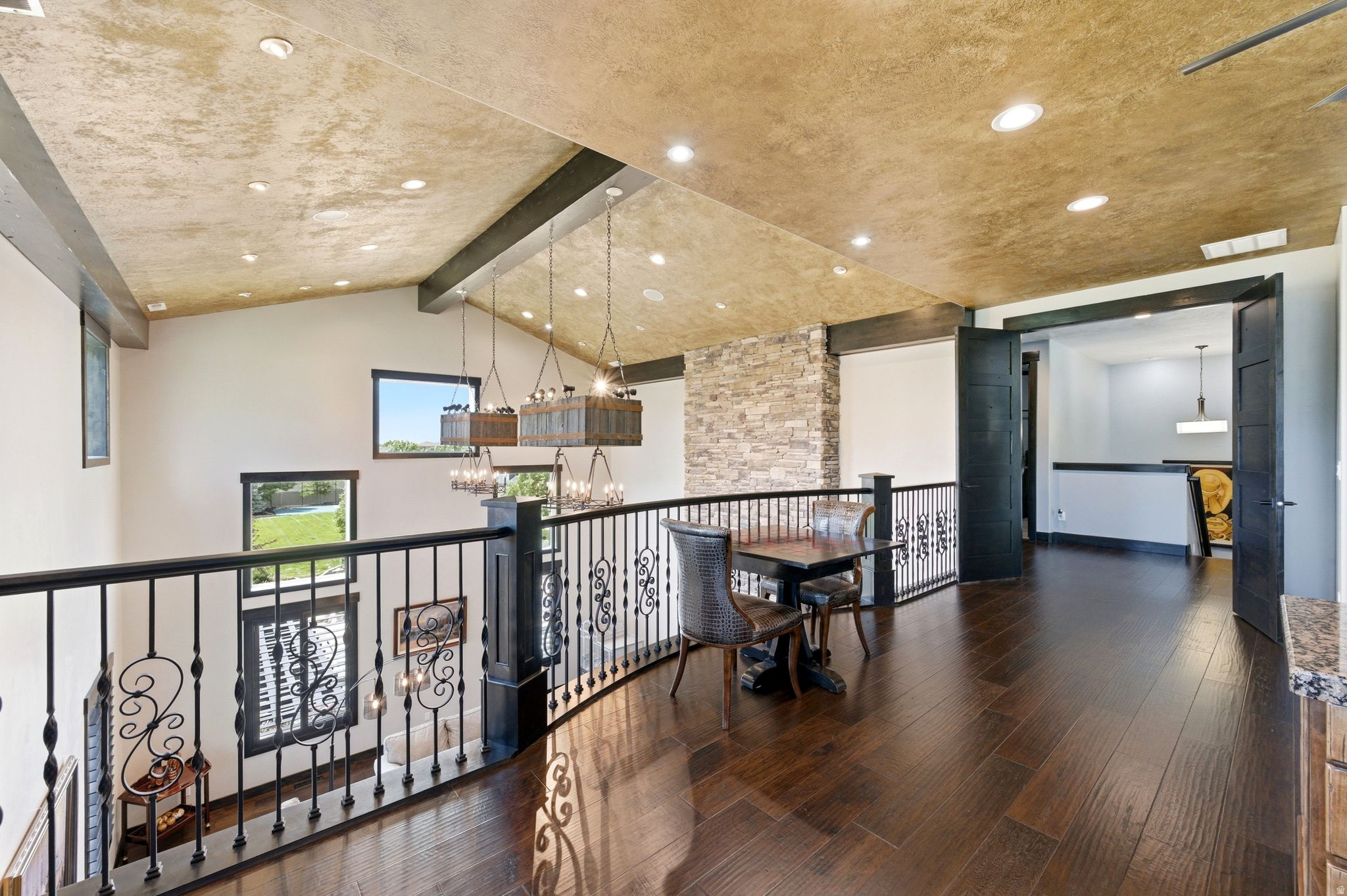 MAPLETON HIGHLANDS - Residential
