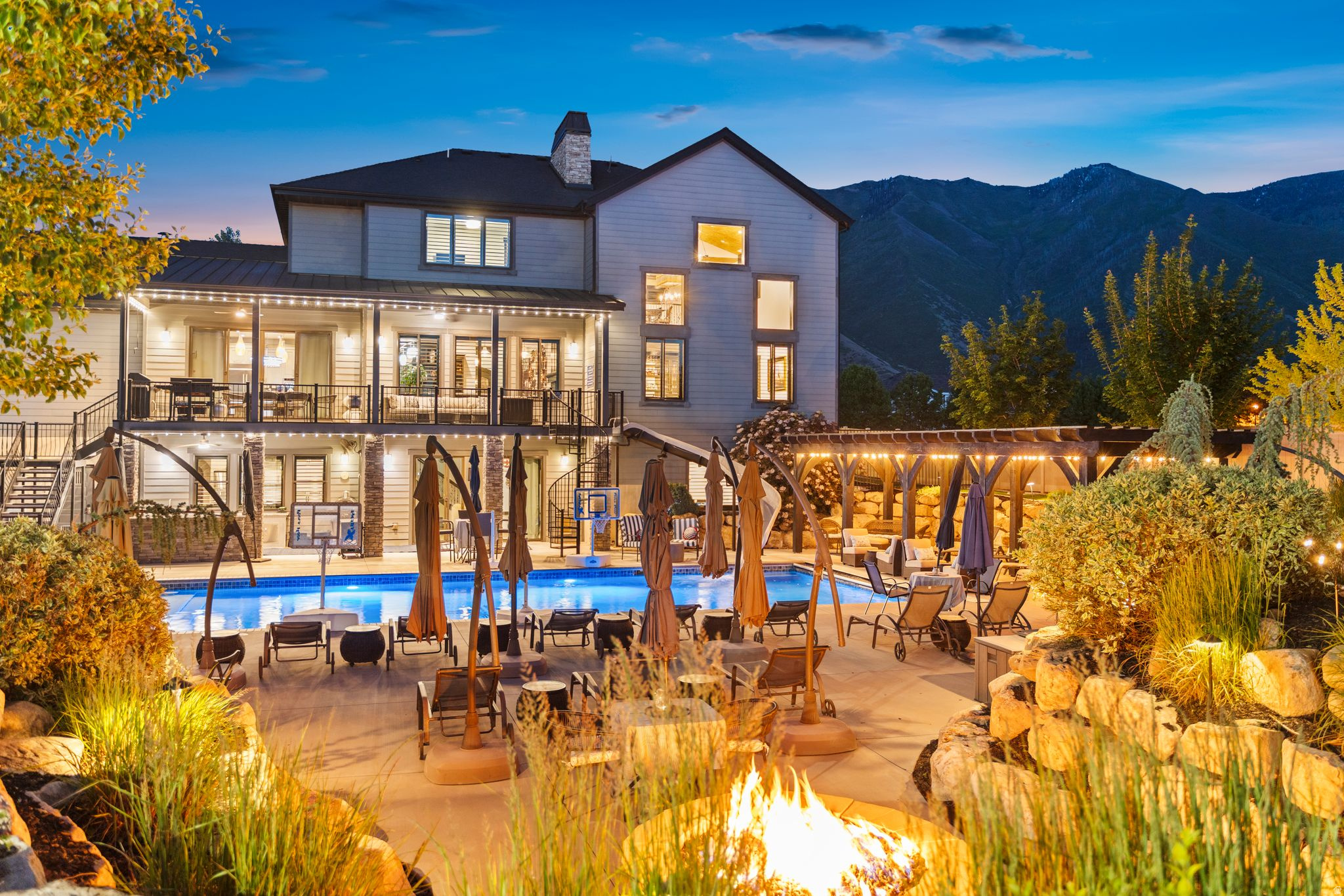 MAPLETON HIGHLANDS - Residential