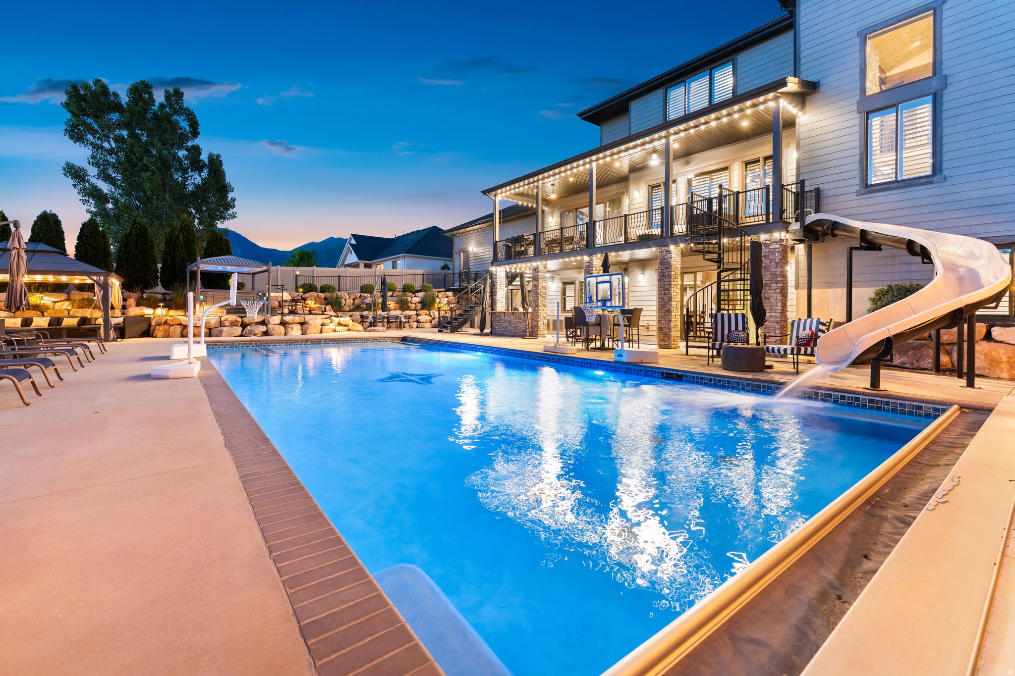 MAPLETON HIGHLANDS - Residential