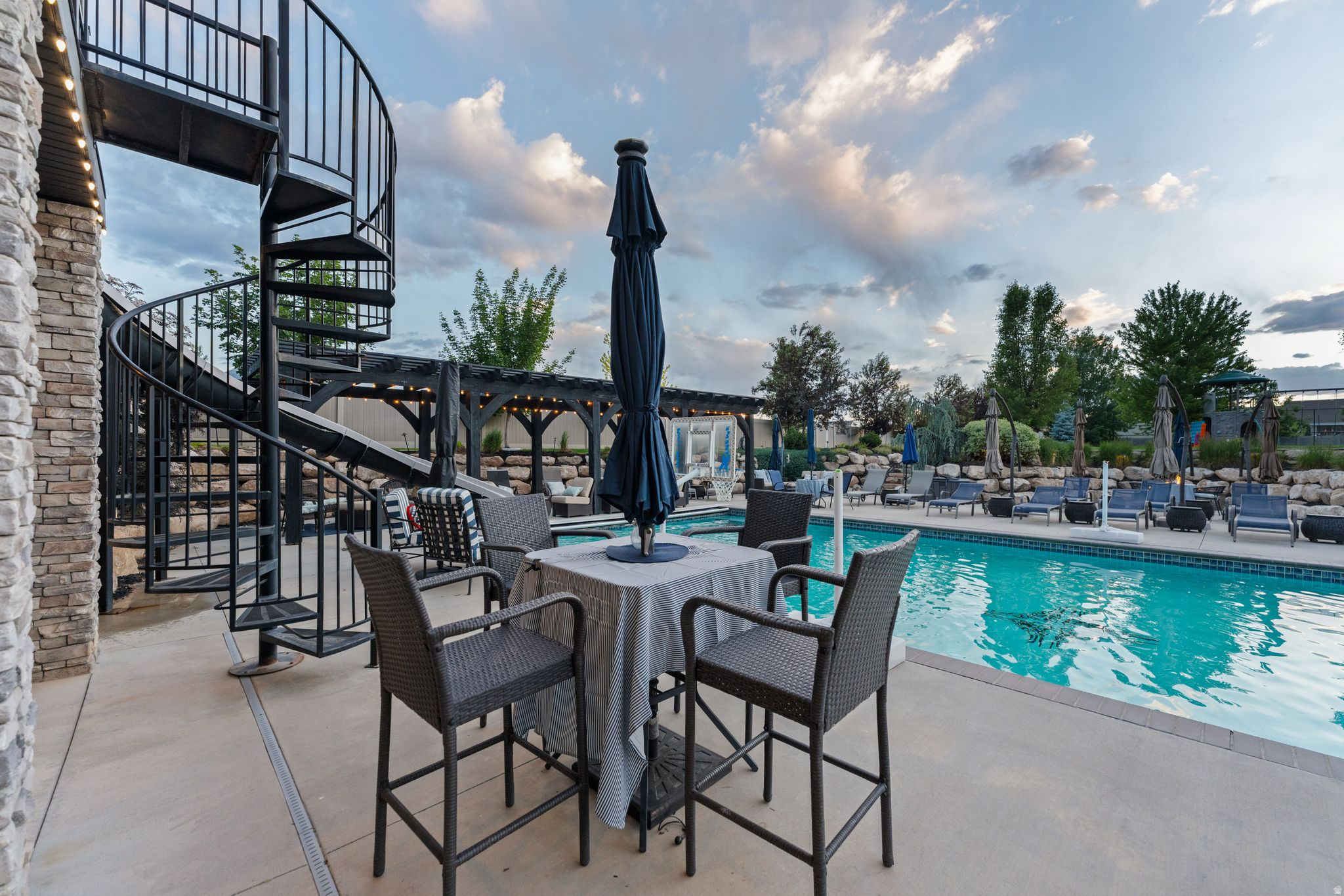 MAPLETON HIGHLANDS - Residential
