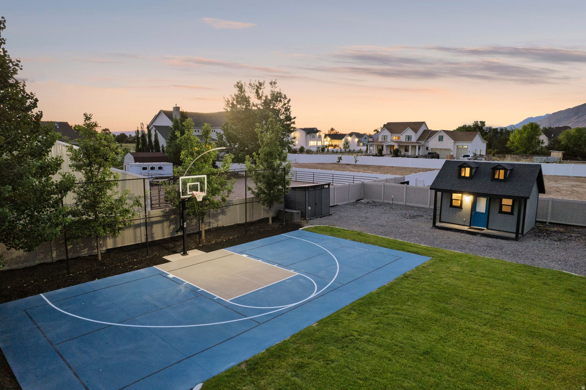 MAPLETON HIGHLANDS - Residential
