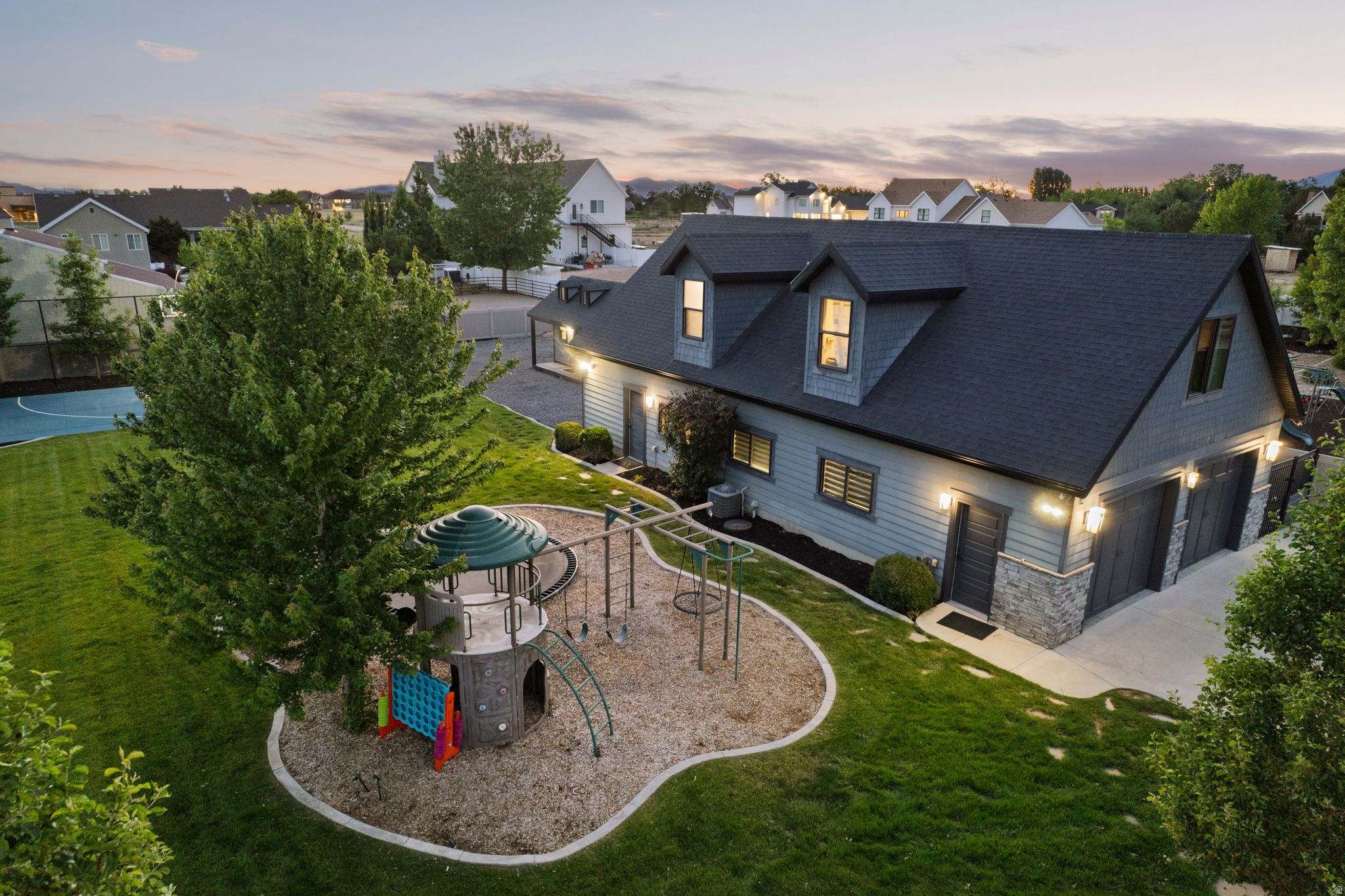 MAPLETON HIGHLANDS - Residential