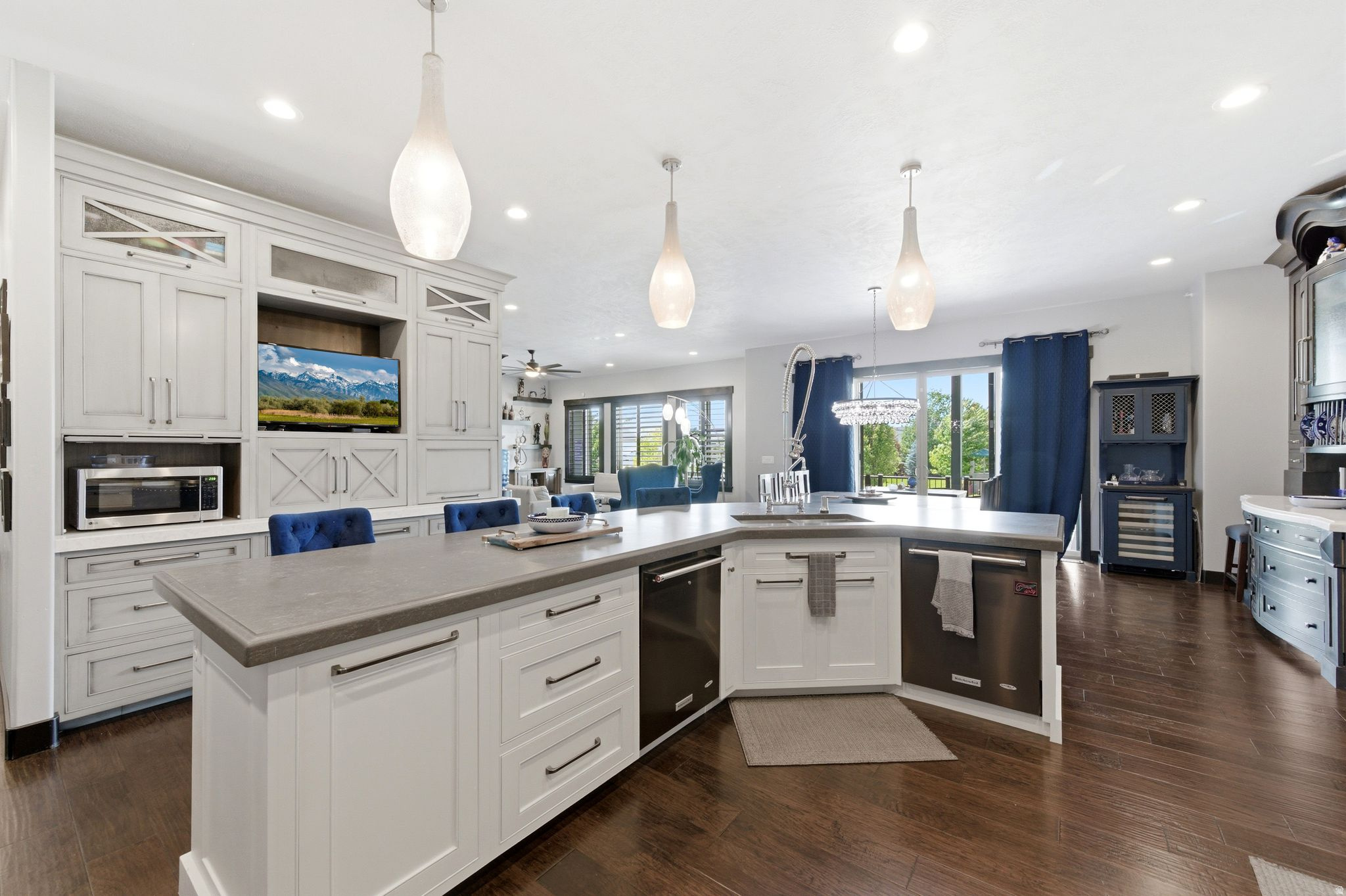 MAPLETON HIGHLANDS - Residential