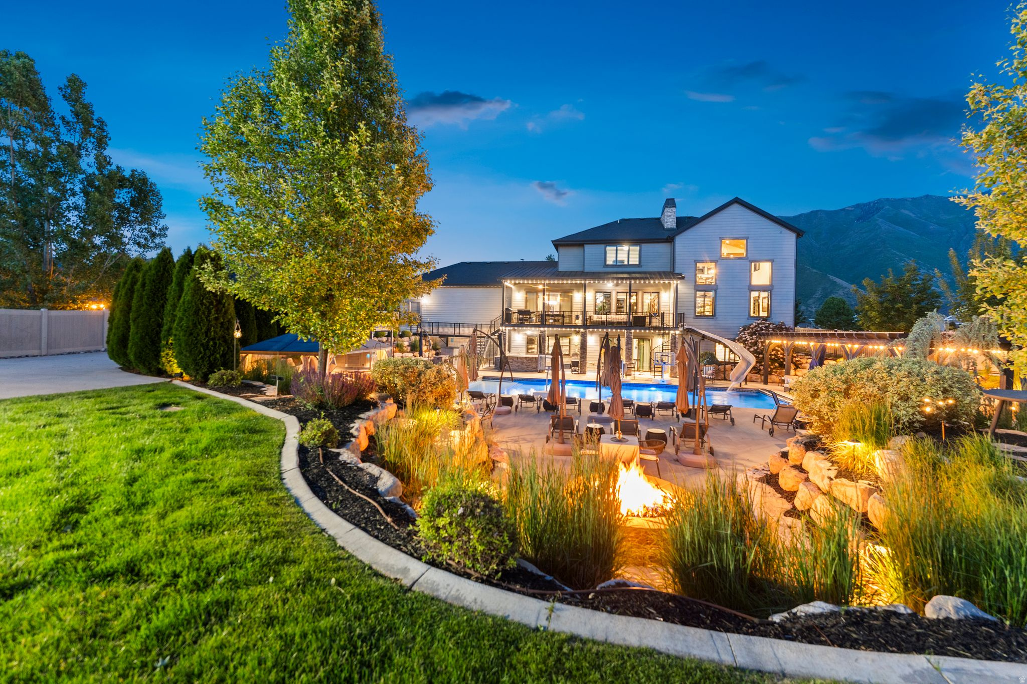 MAPLETON HIGHLANDS - Residential