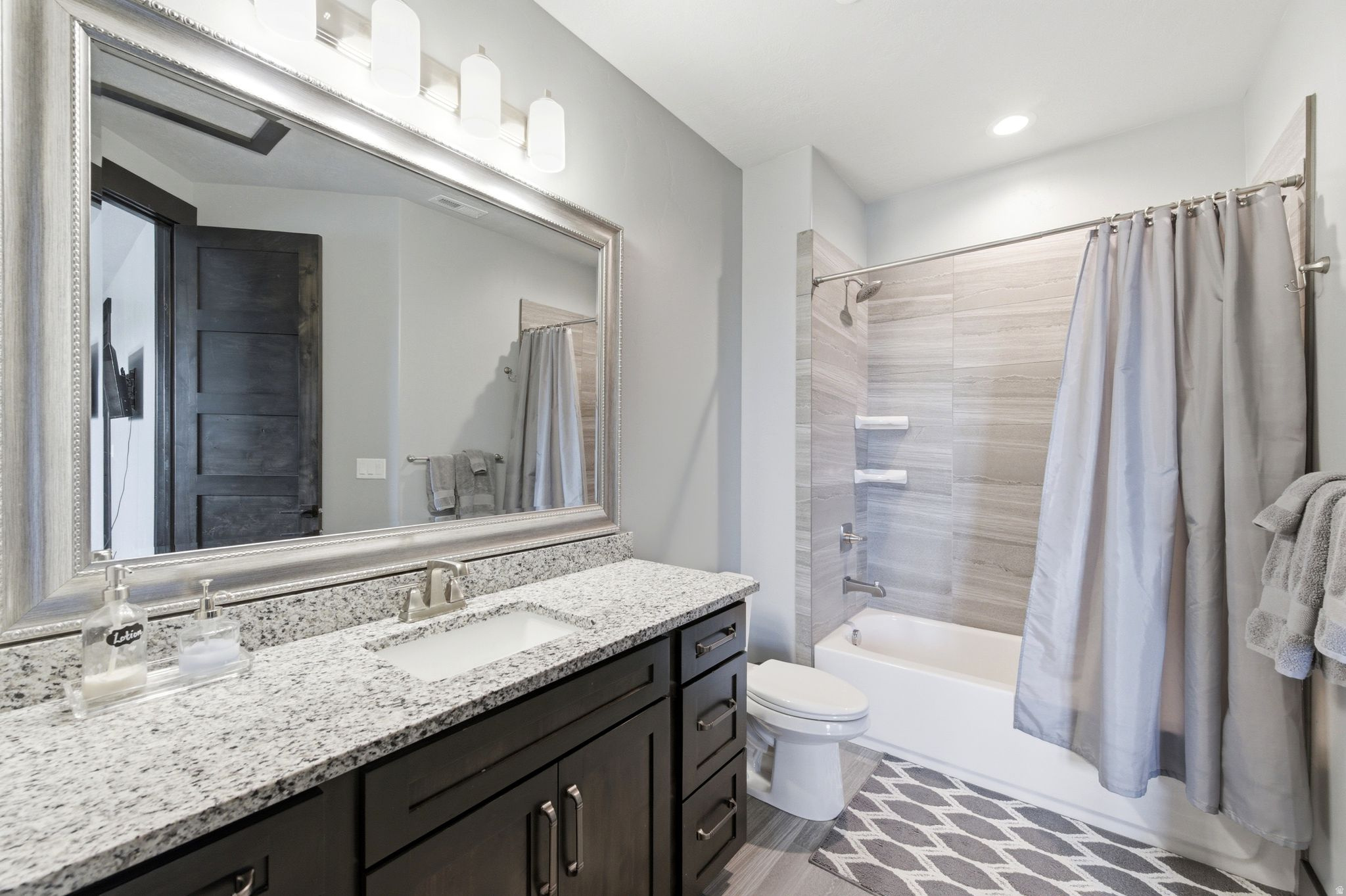 MAPLETON HIGHLANDS - Residential