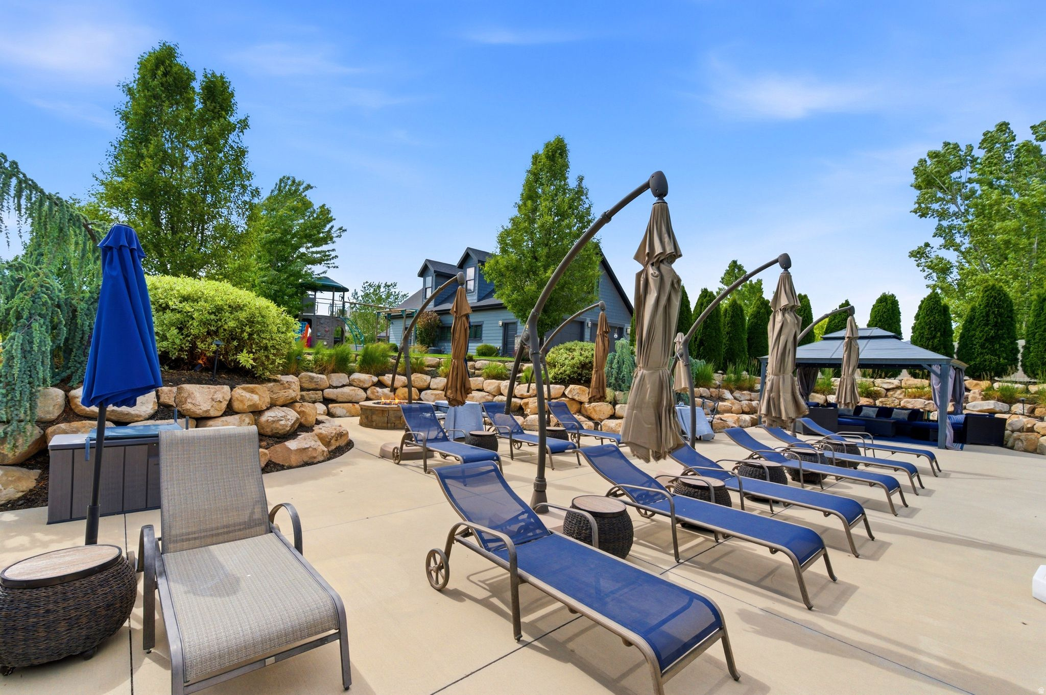 MAPLETON HIGHLANDS - Residential