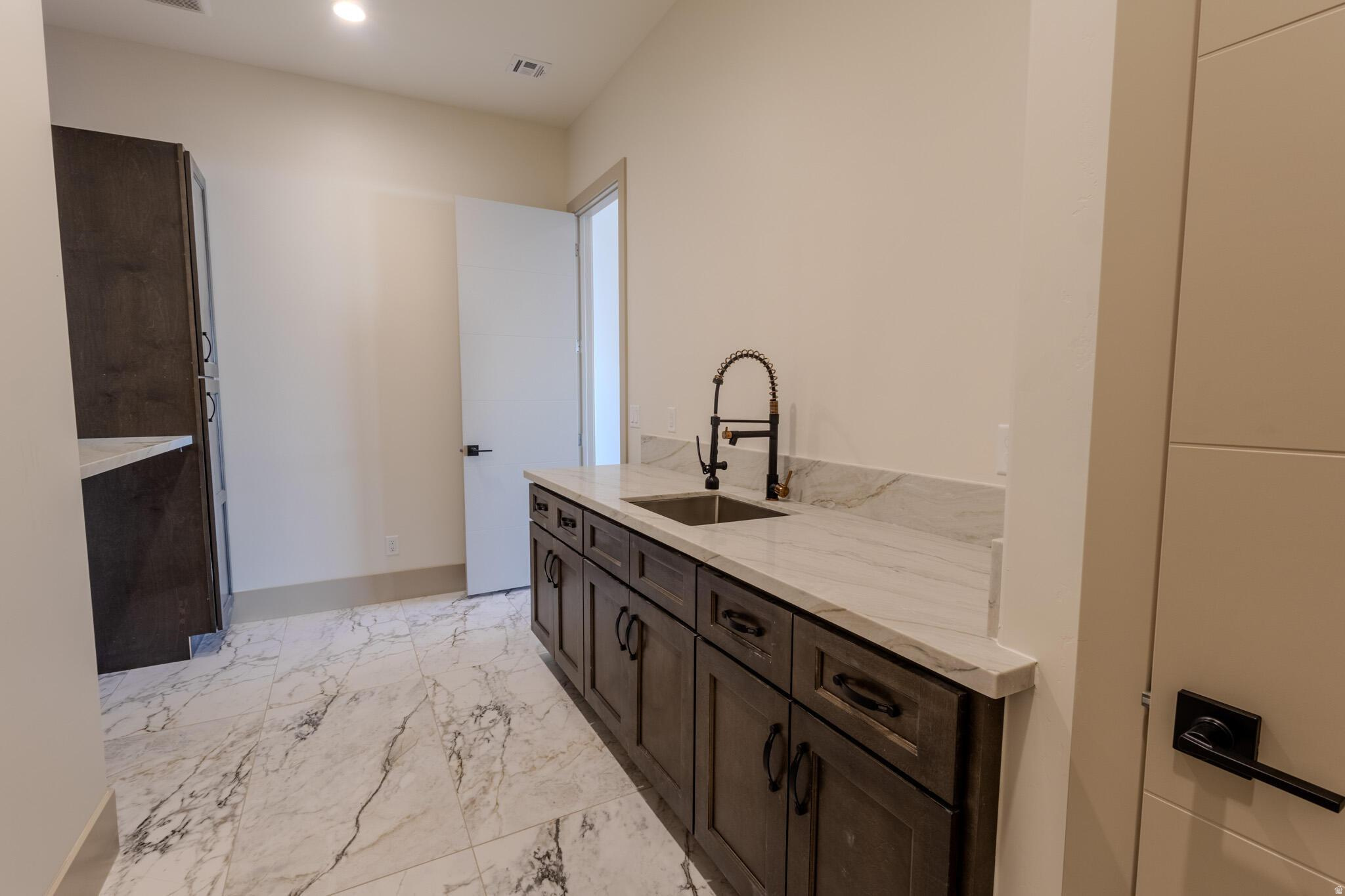 MOUNTAIN VIEW ESTATES - Residential