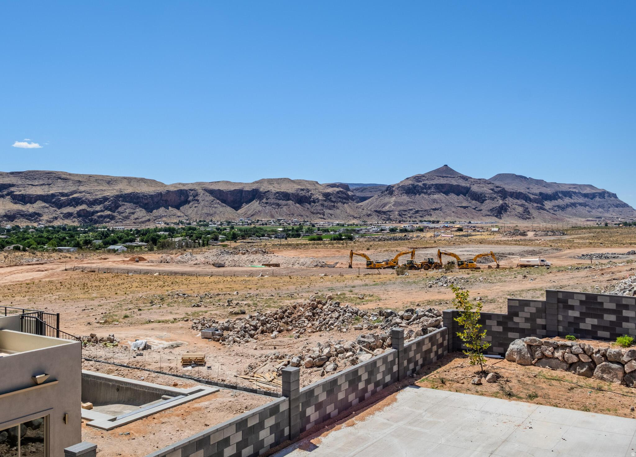 MOUNTAIN VIEW ESTATES - Residential