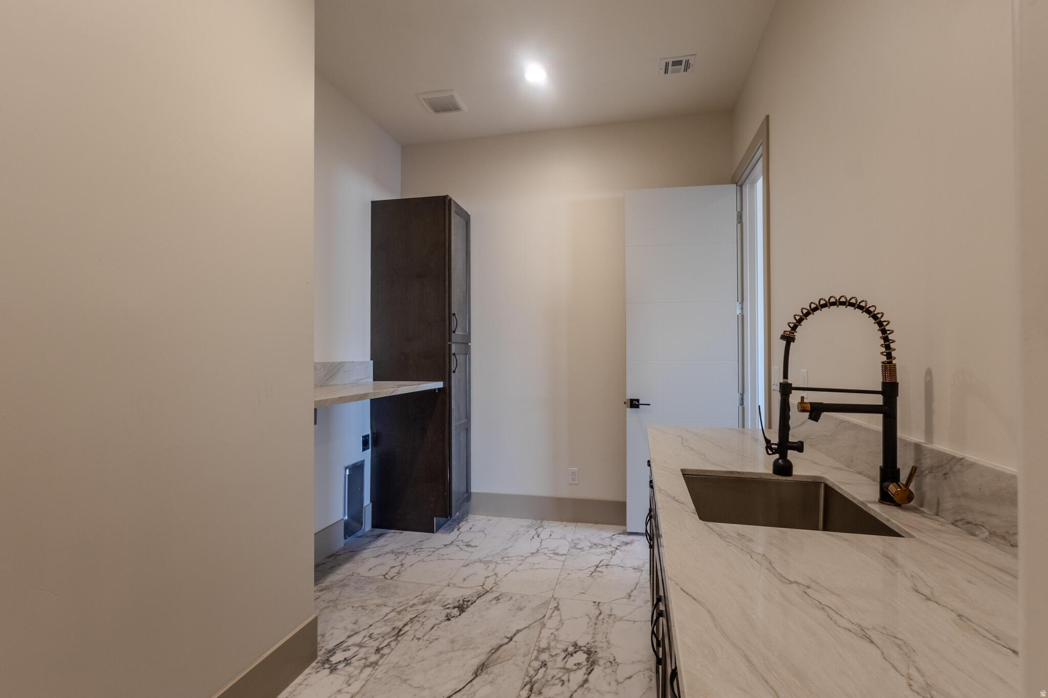 MOUNTAIN VIEW ESTATES - Residential
