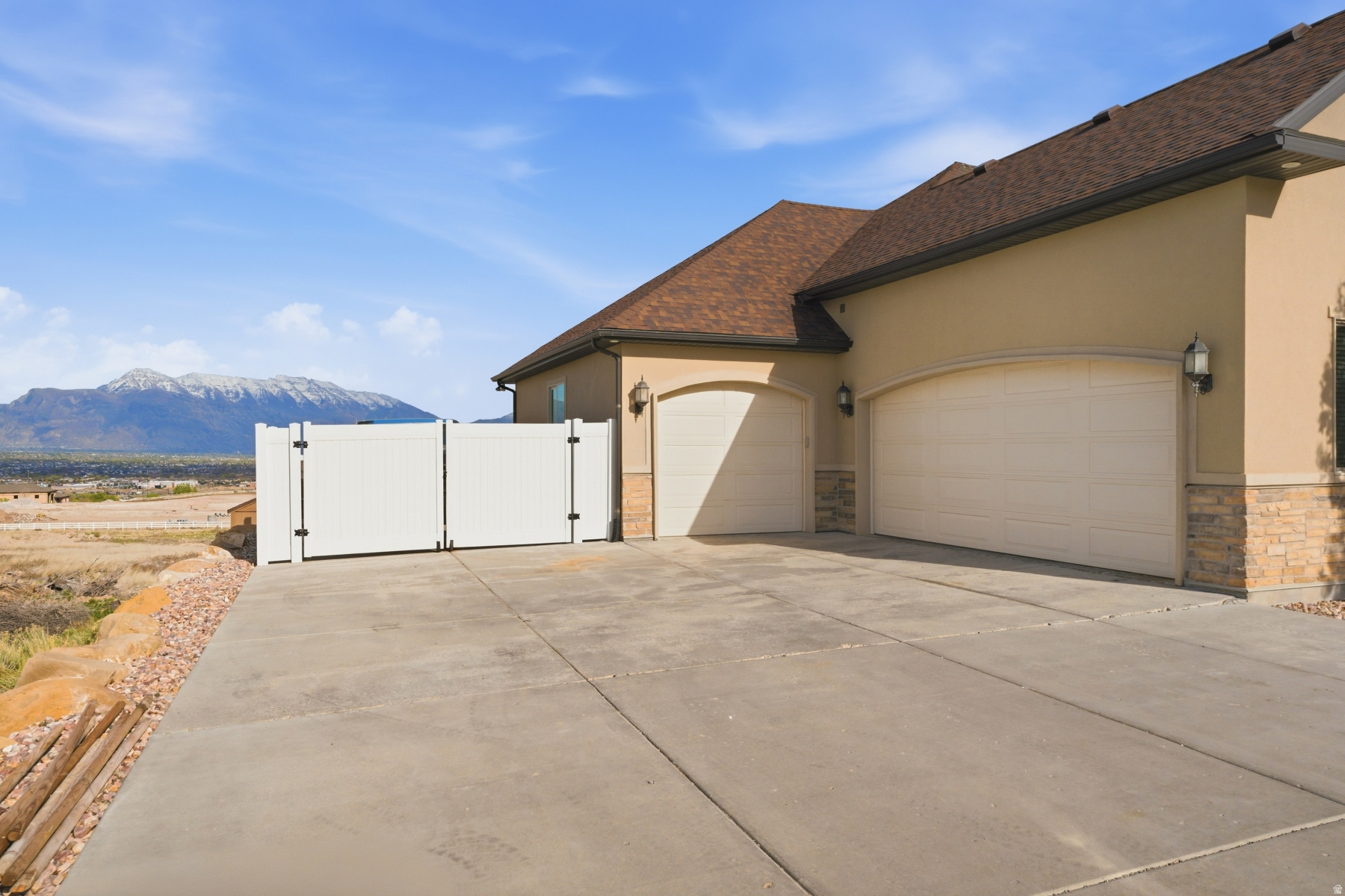 YATES MINOR - Residential