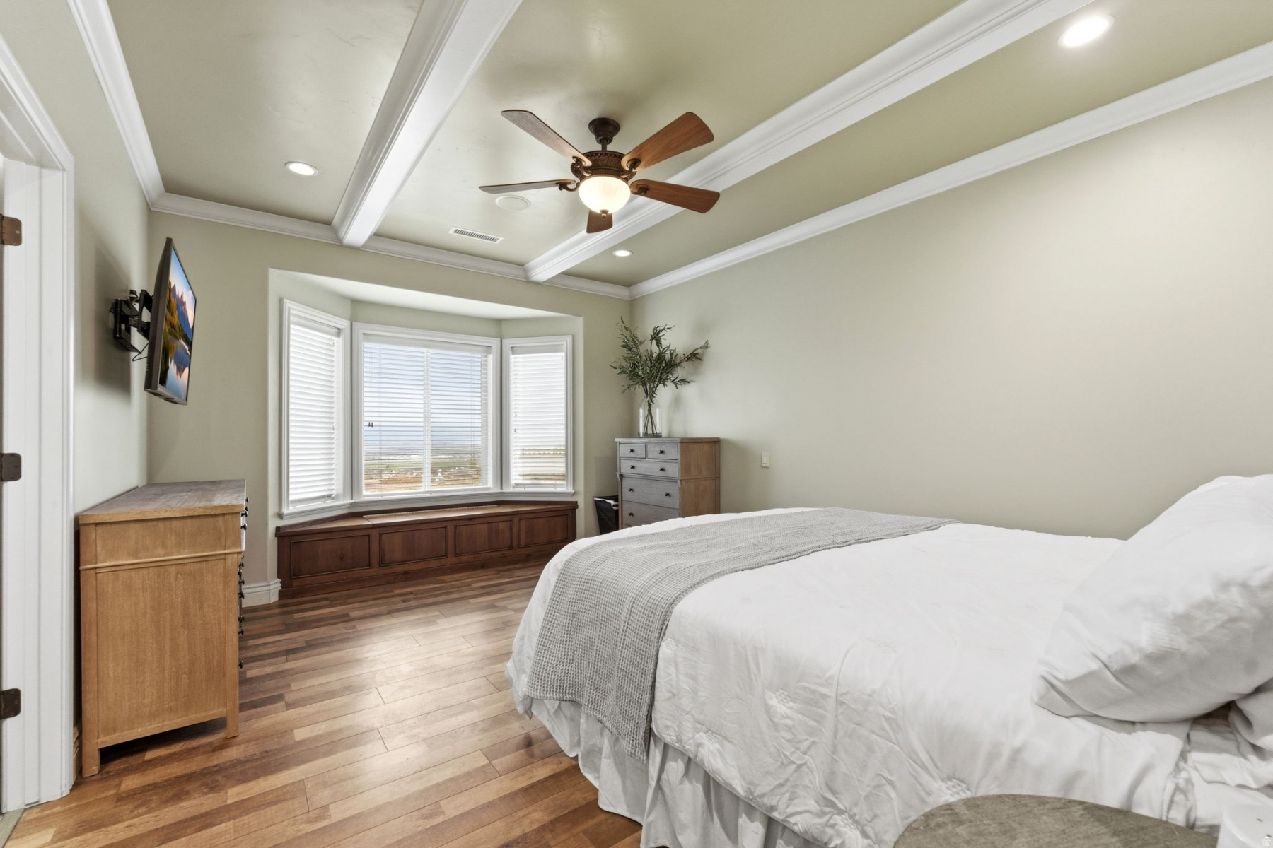 YATES MINOR - Residential