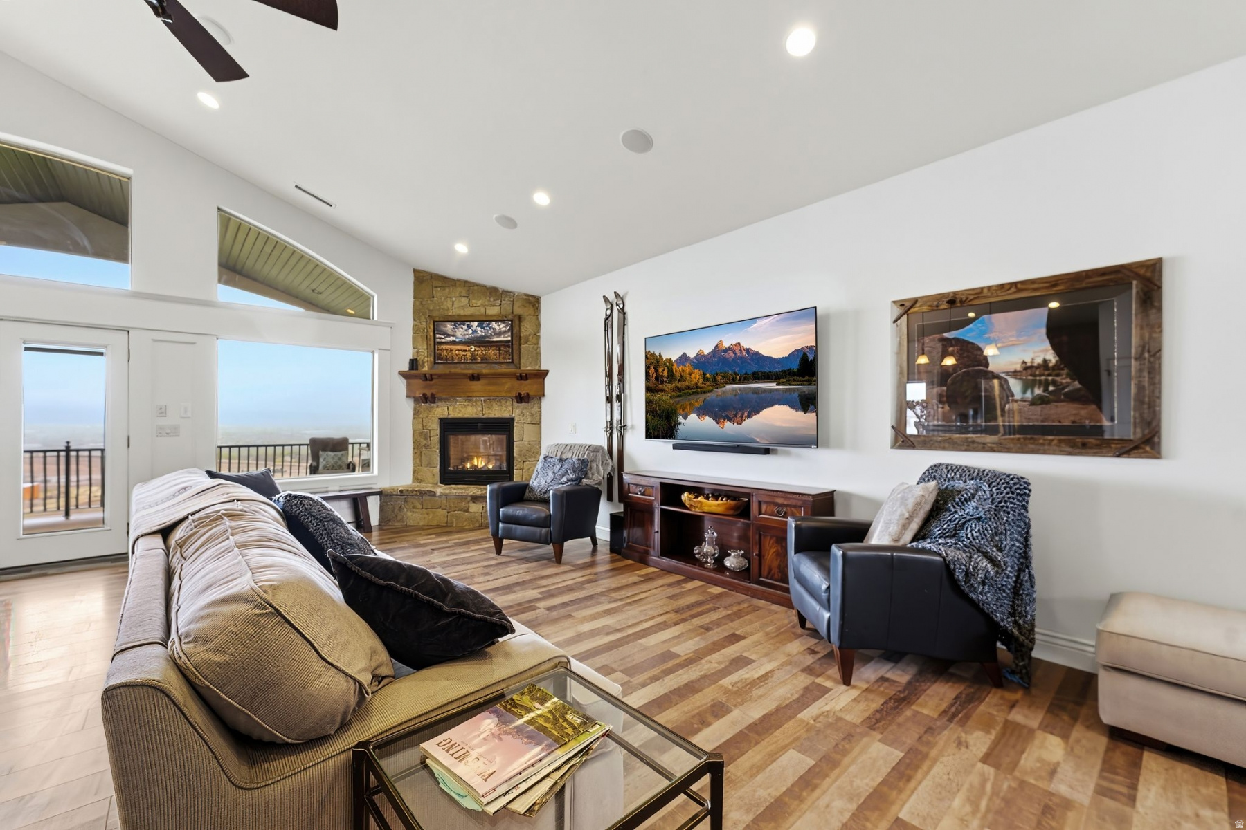 YATES MINOR - Residential