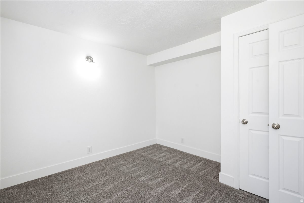 COUNTRY HILLS SQUARE - Residential