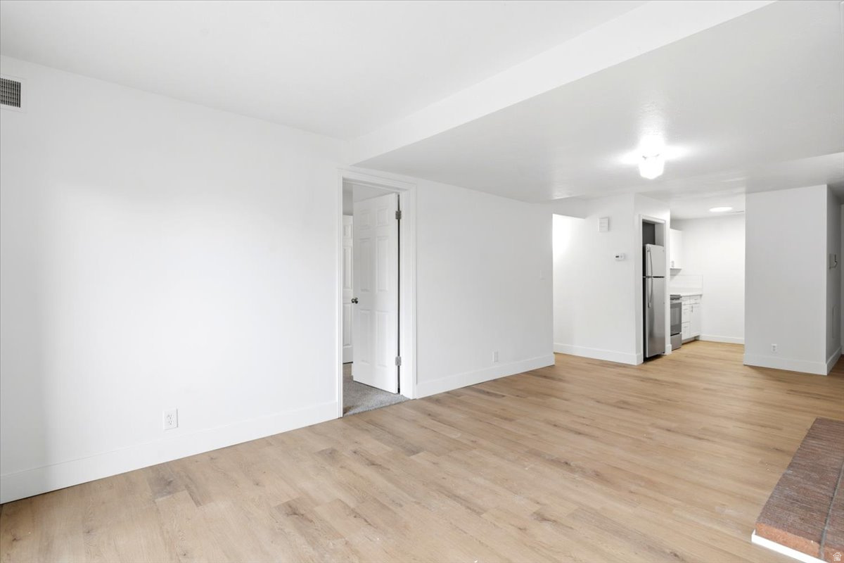 COUNTRY HILLS SQUARE - Residential