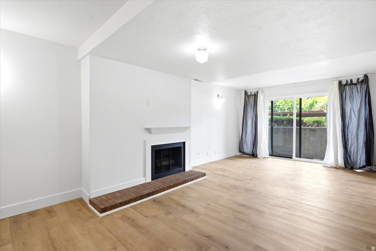 COUNTRY HILLS SQUARE - Residential