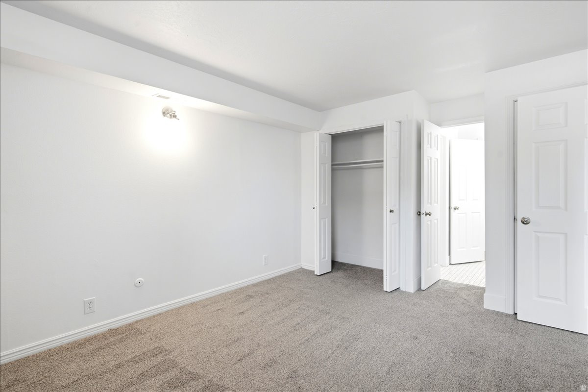 COUNTRY HILLS SQUARE - Residential