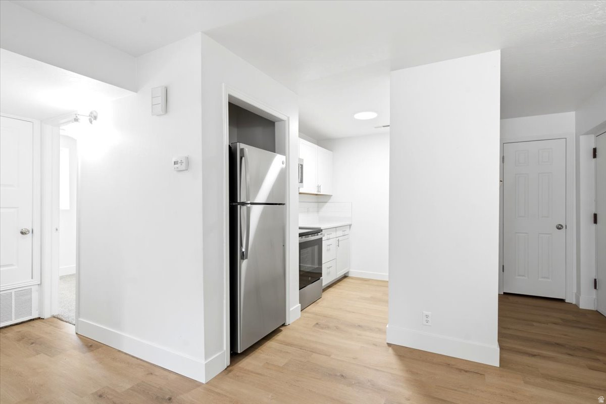 COUNTRY HILLS SQUARE - Residential