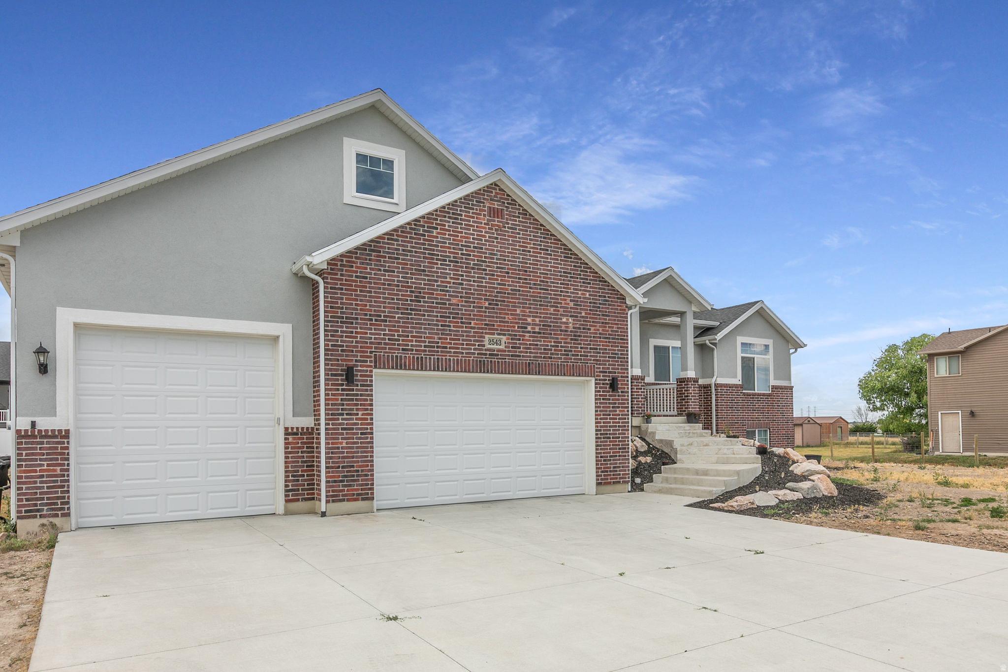 HAPPY DAYS - Residential