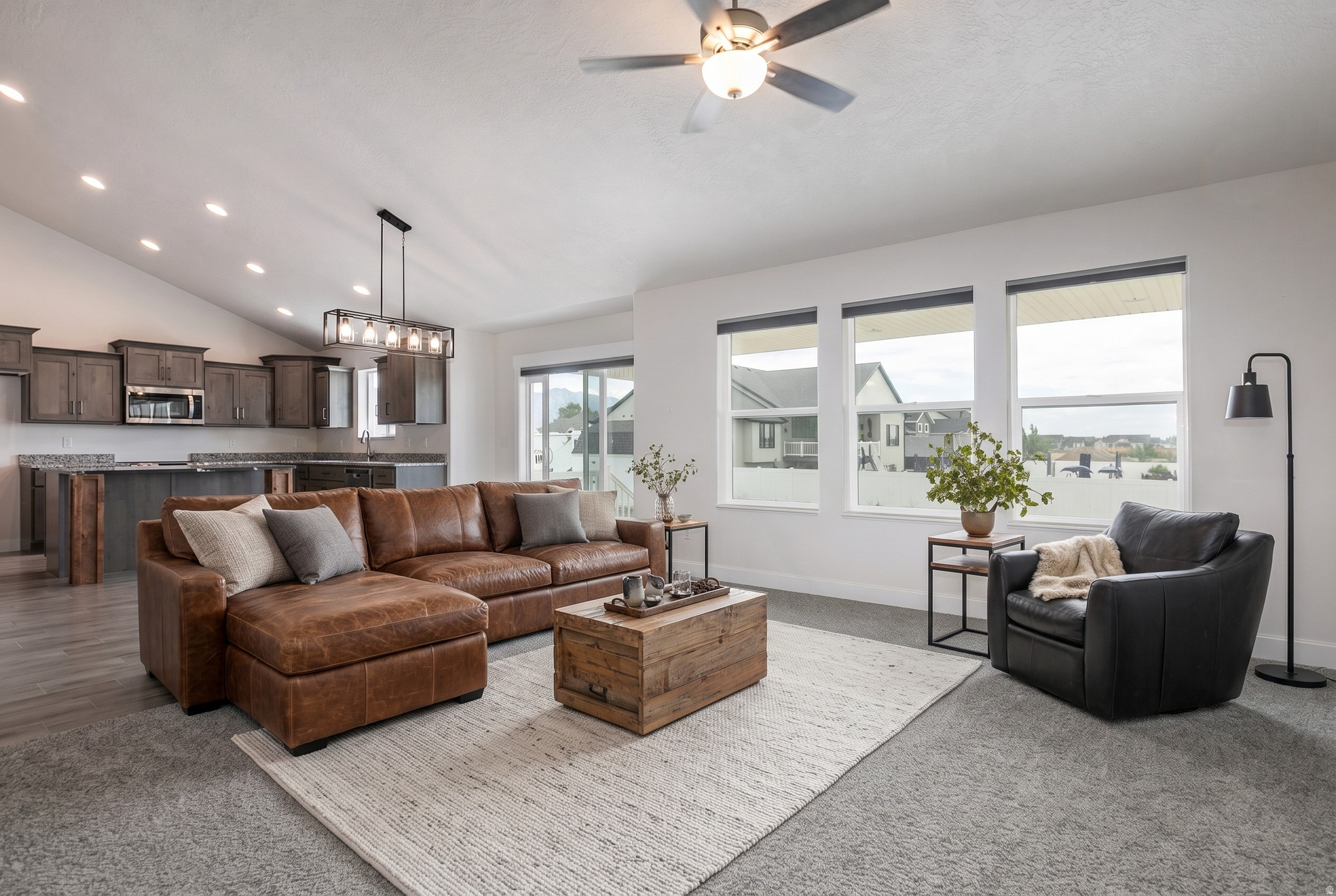 HAPPY DAYS - Residential