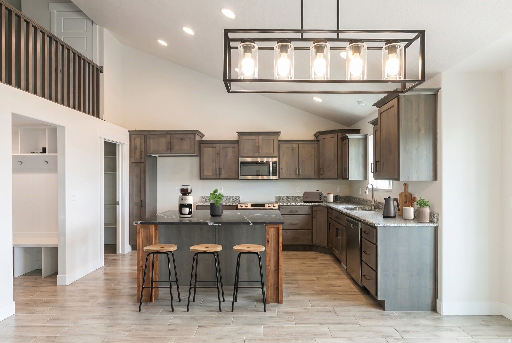 HAPPY DAYS - Residential